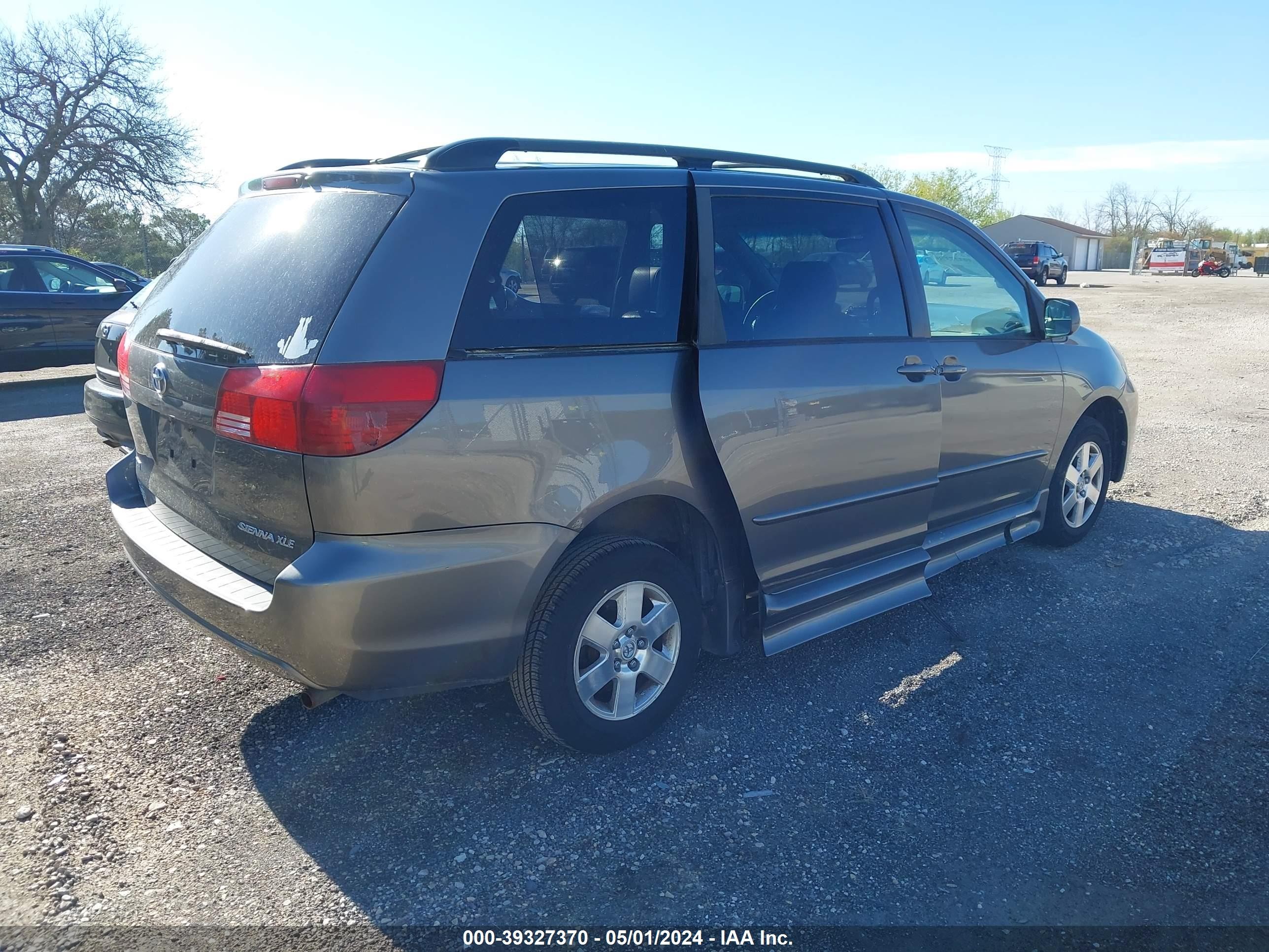 Photo 3 VIN: 5TDZA22C14S084260 - TOYOTA SIENNA 