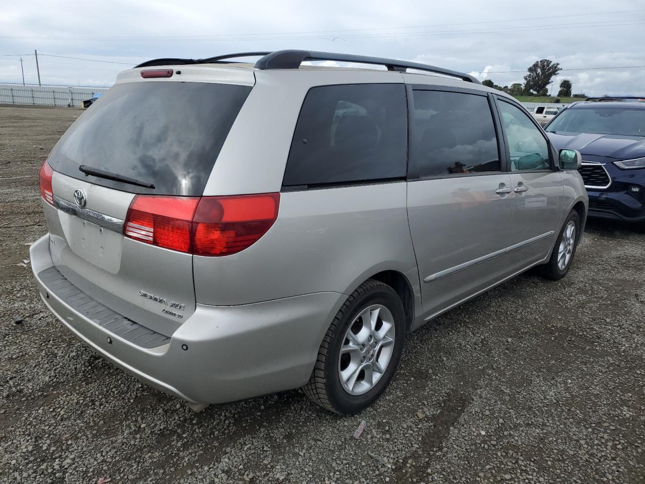 Photo 2 VIN: 5TDZA22C14S123588 - TOYOTA SIENNA 