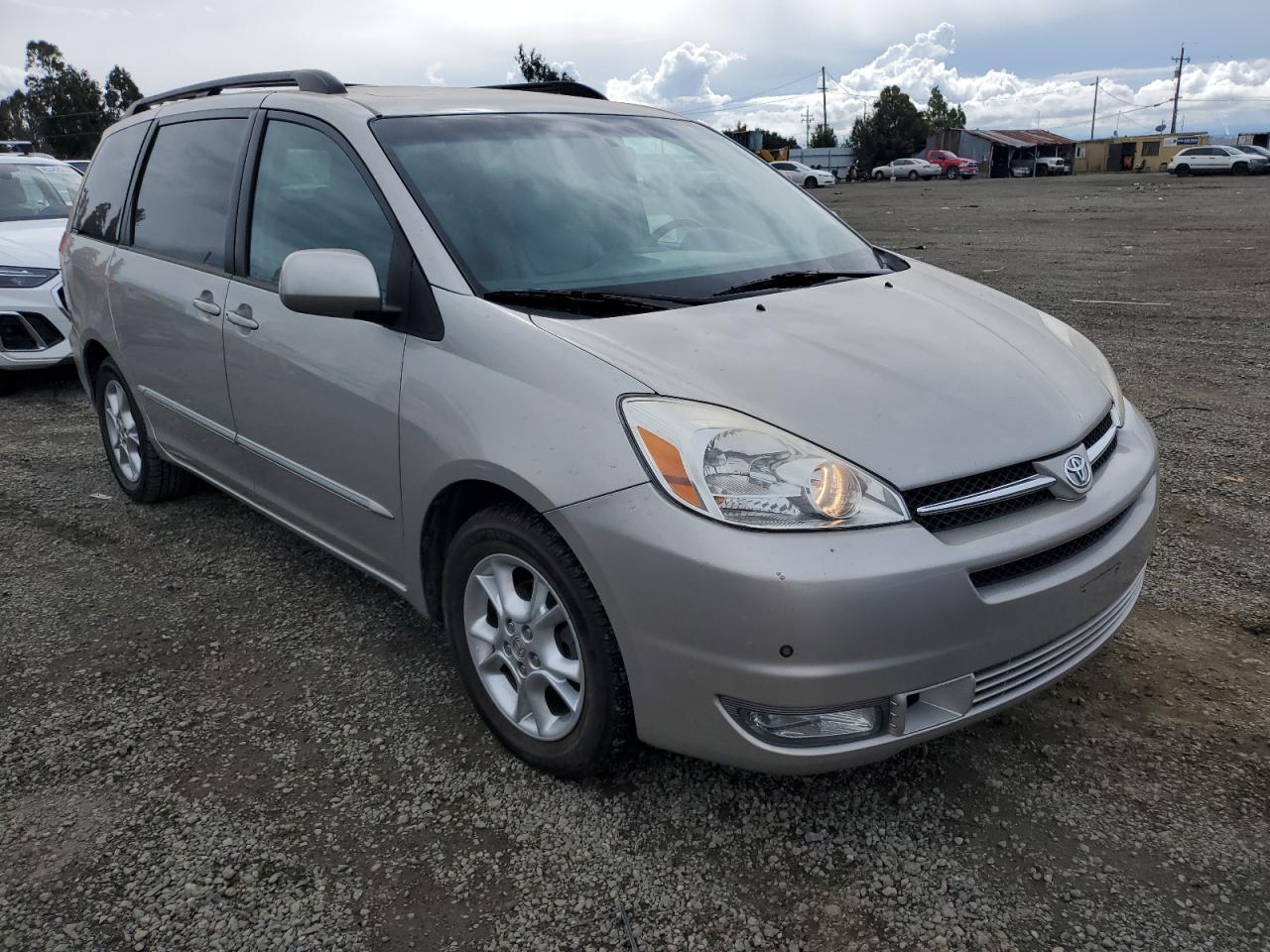 Photo 3 VIN: 5TDZA22C14S123588 - TOYOTA SIENNA 