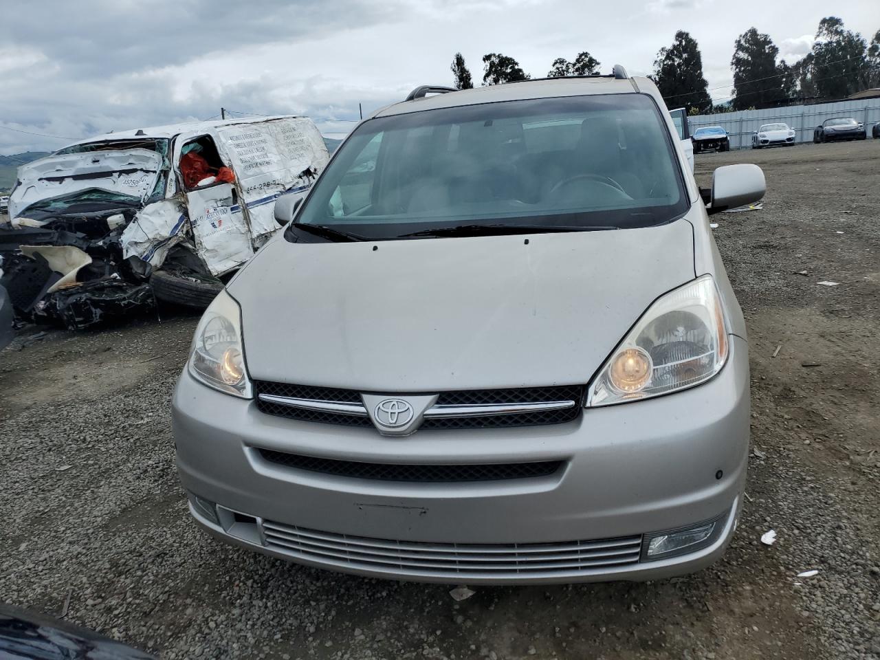 Photo 4 VIN: 5TDZA22C14S123588 - TOYOTA SIENNA 