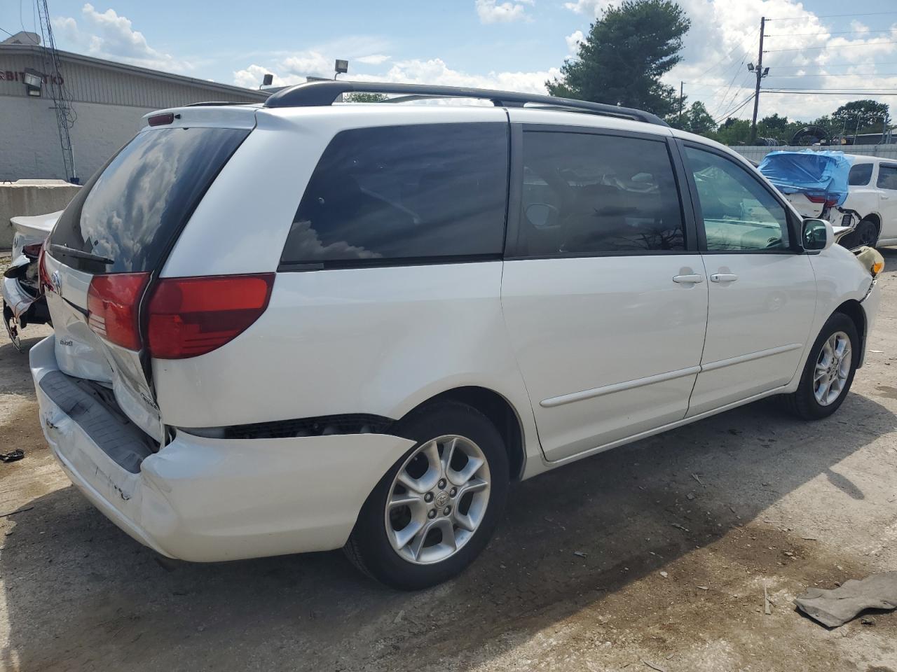 Photo 2 VIN: 5TDZA22C15S239455 - TOYOTA SIENNA 