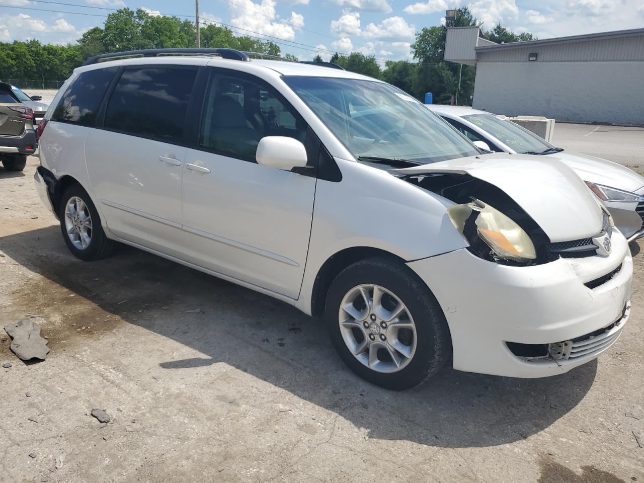 Photo 3 VIN: 5TDZA22C15S239455 - TOYOTA SIENNA 