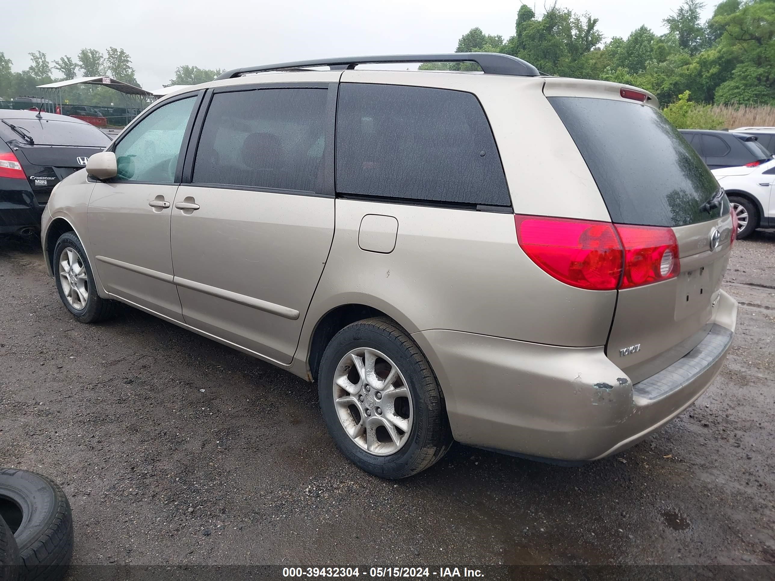 Photo 2 VIN: 5TDZA22C16S396713 - TOYOTA SIENNA 