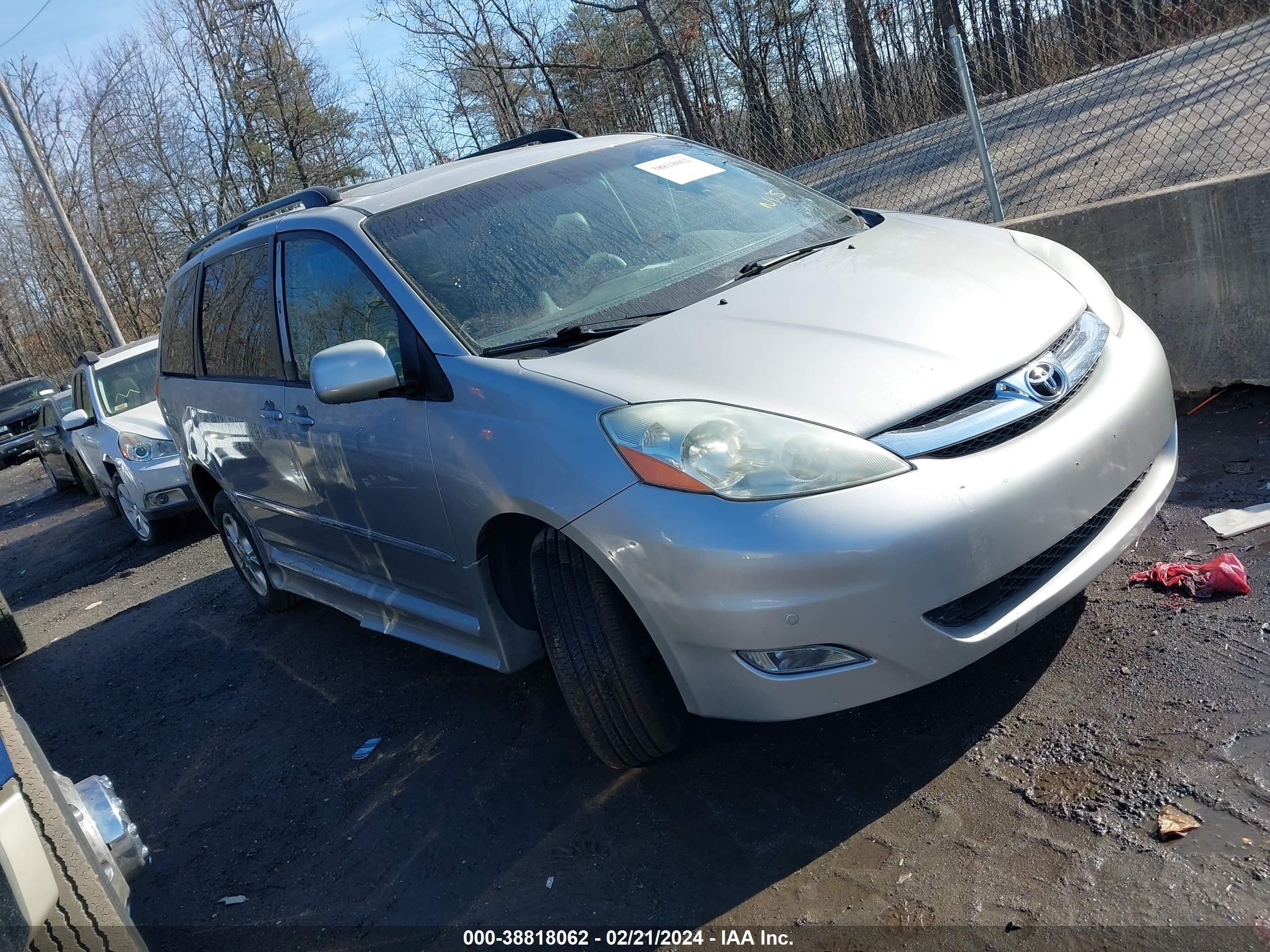 Photo 1 VIN: 5TDZA22C16S490672 - TOYOTA SIENNA 