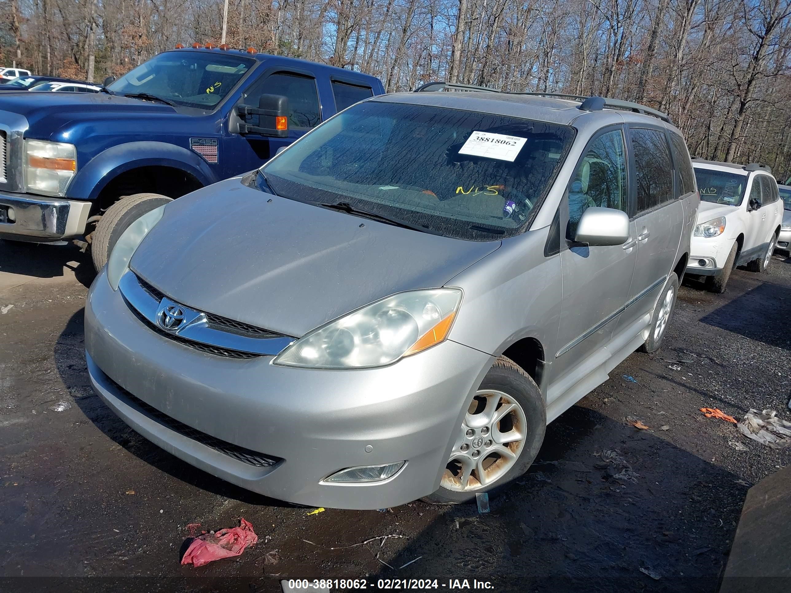 Photo 2 VIN: 5TDZA22C16S490672 - TOYOTA SIENNA 