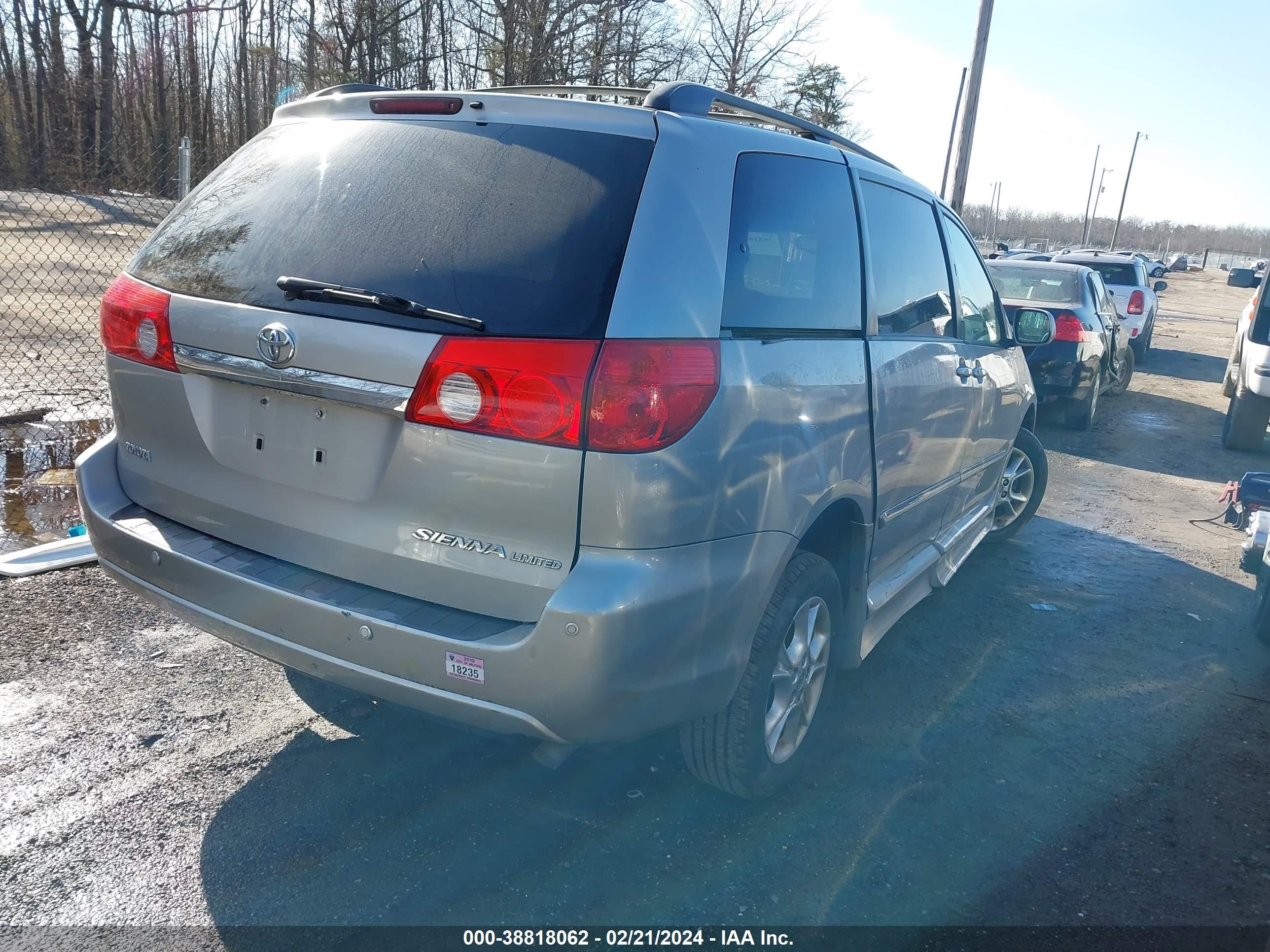 Photo 4 VIN: 5TDZA22C16S490672 - TOYOTA SIENNA 