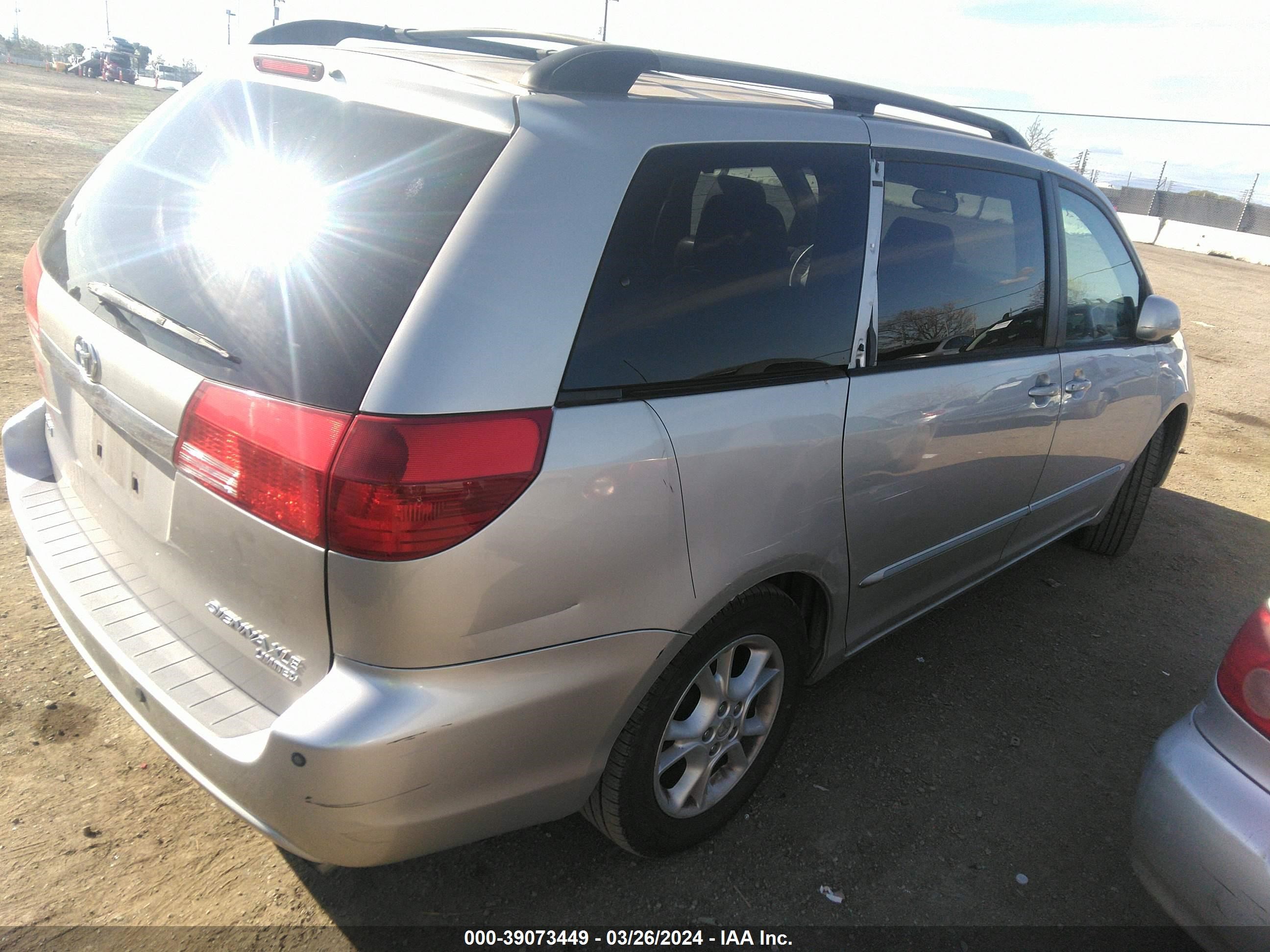 Photo 3 VIN: 5TDZA22C24S039800 - TOYOTA SIENNA 