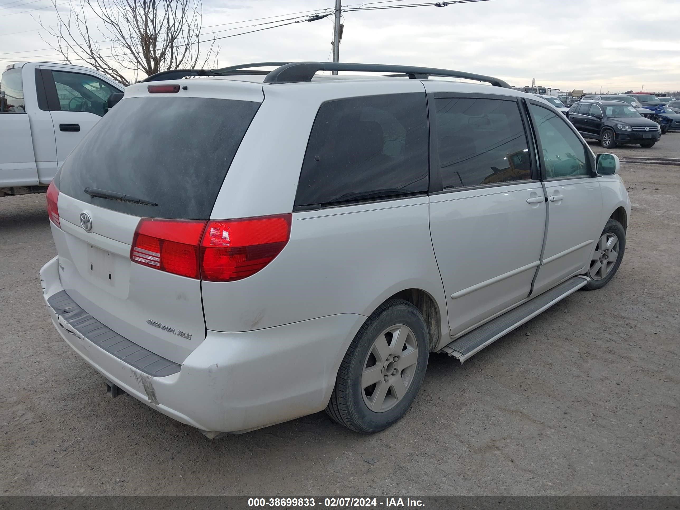 Photo 3 VIN: 5TDZA22C24S110851 - TOYOTA SIENNA 