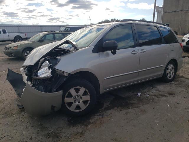 Photo 0 VIN: 5TDZA22C24S174341 - TOYOTA SIENNA XLE 