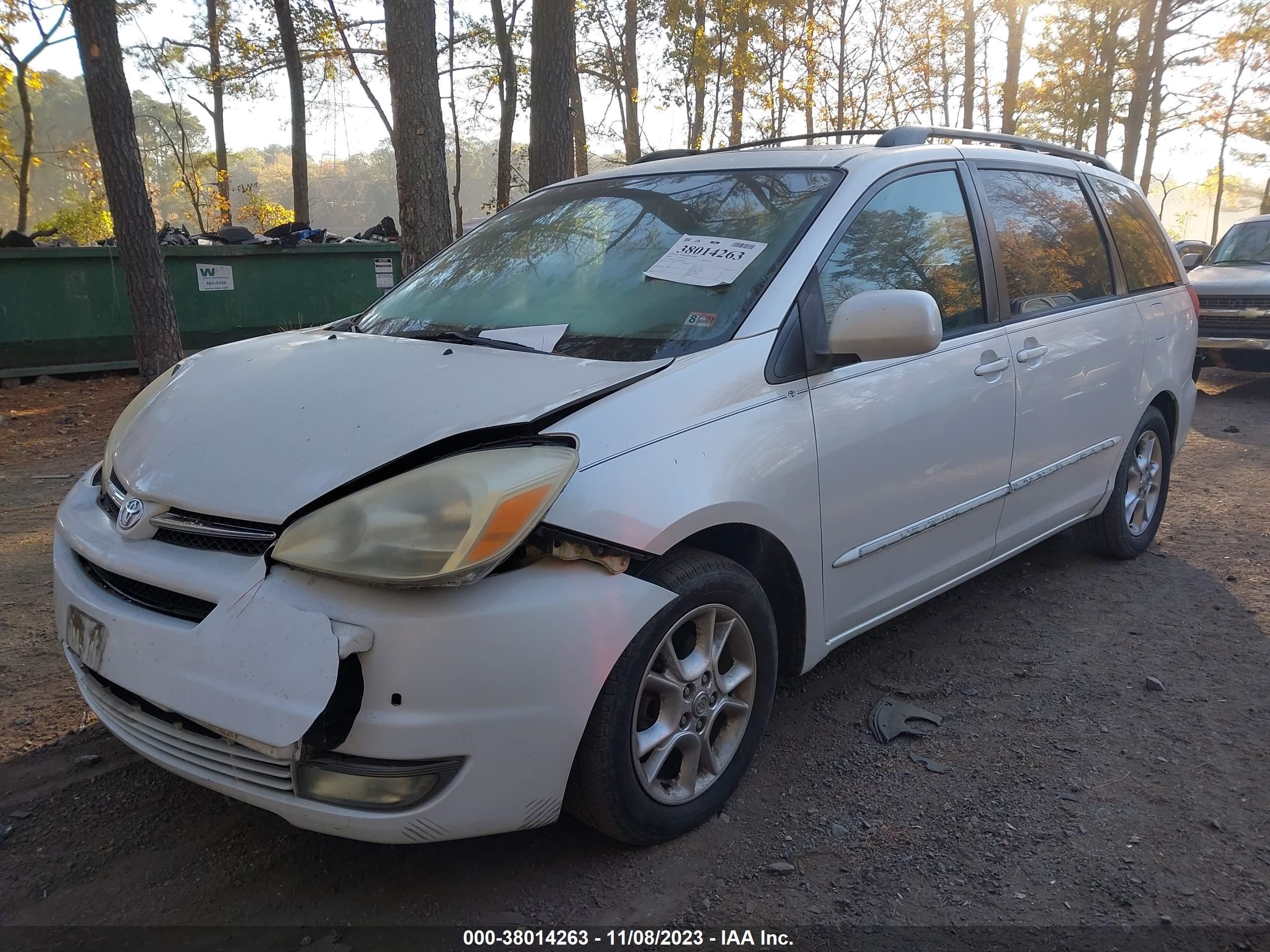 Photo 1 VIN: 5TDZA22C25S320481 - TOYOTA SIENNA 