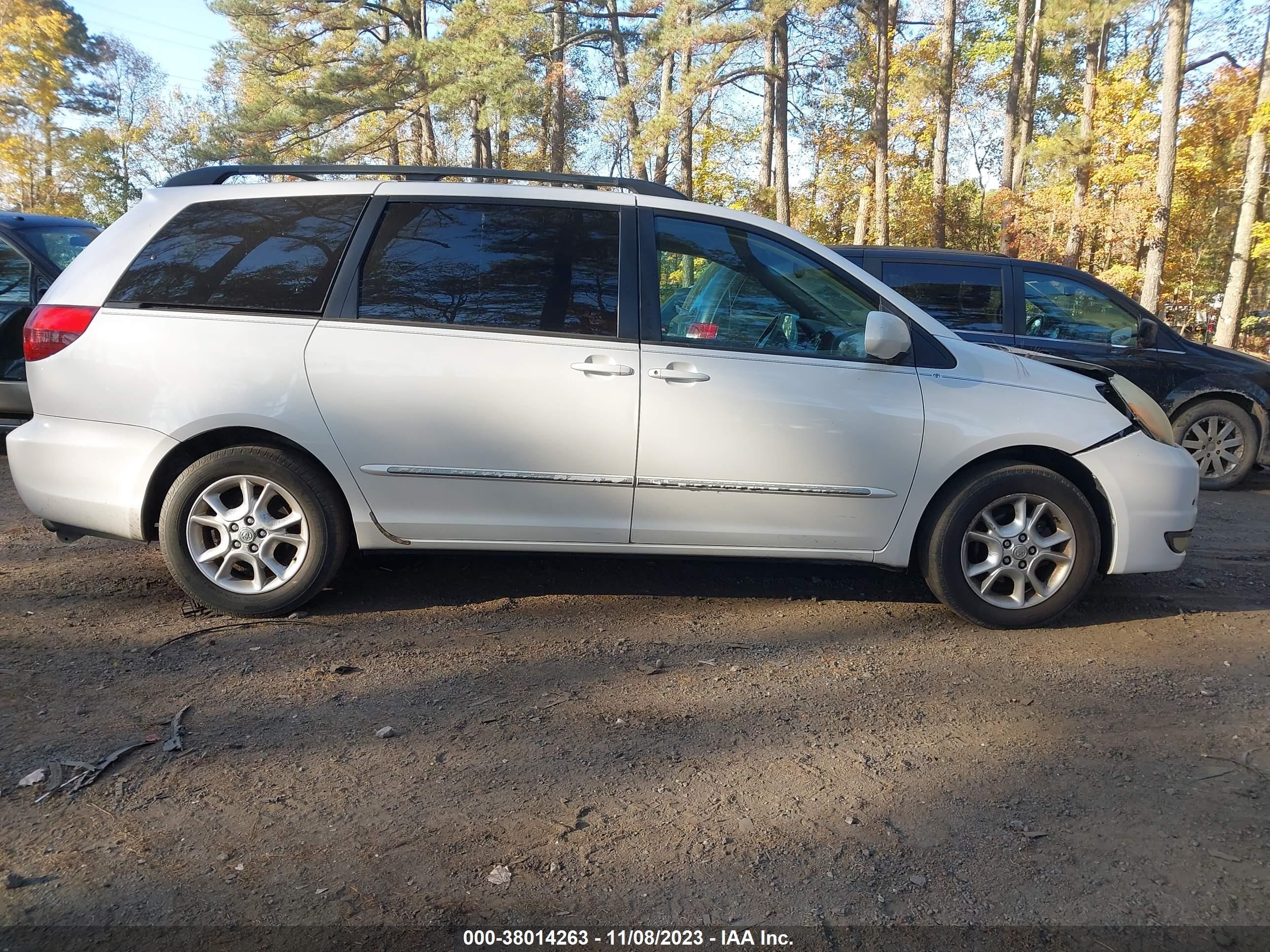 Photo 12 VIN: 5TDZA22C25S320481 - TOYOTA SIENNA 