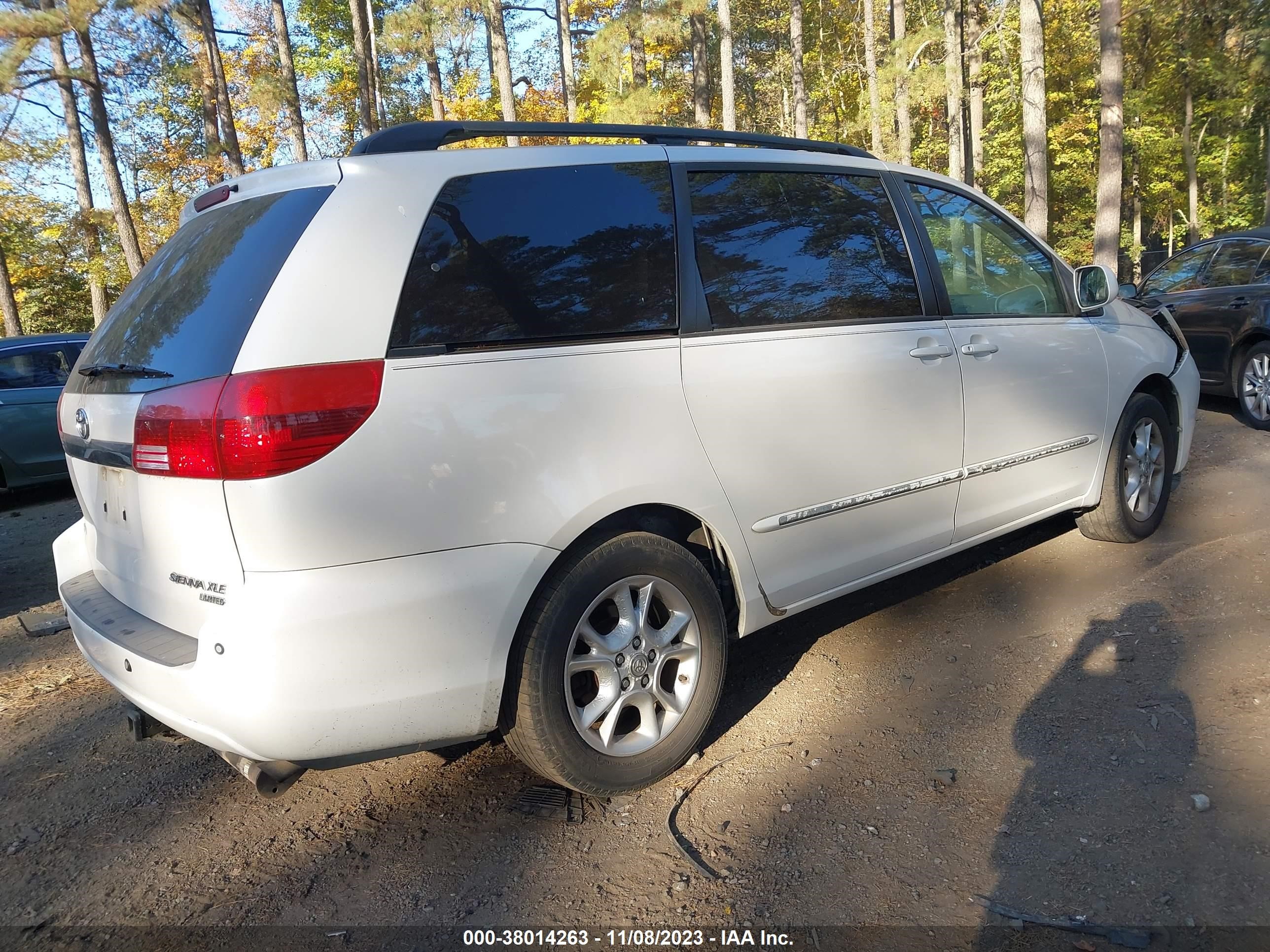 Photo 3 VIN: 5TDZA22C25S320481 - TOYOTA SIENNA 