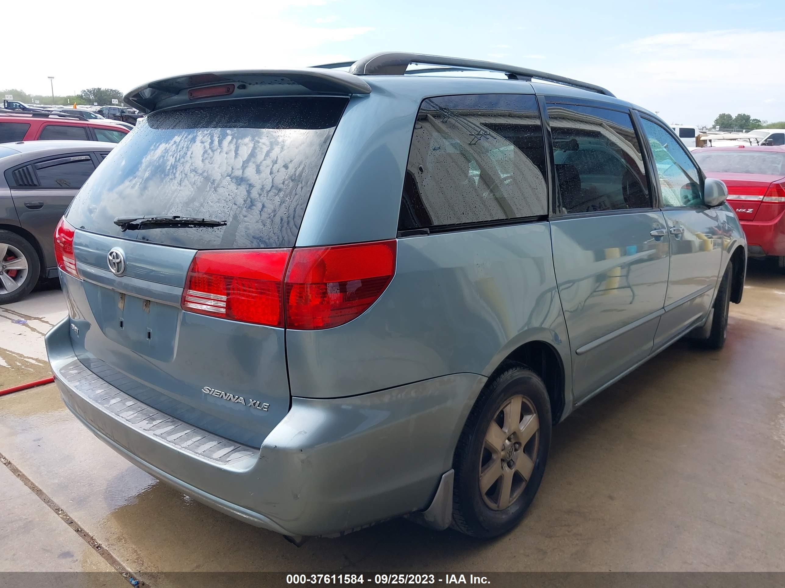 Photo 3 VIN: 5TDZA22C25S381362 - TOYOTA SIENNA 