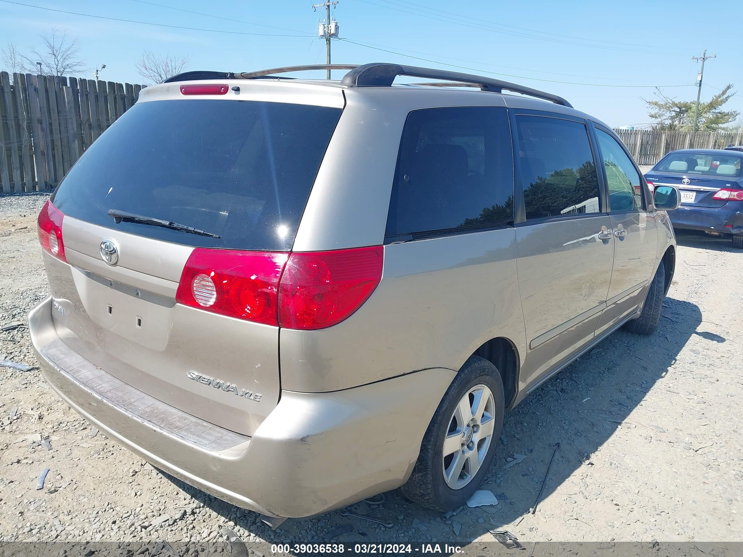 Photo 3 VIN: 5TDZA22C26S428651 - TOYOTA SIENNA 