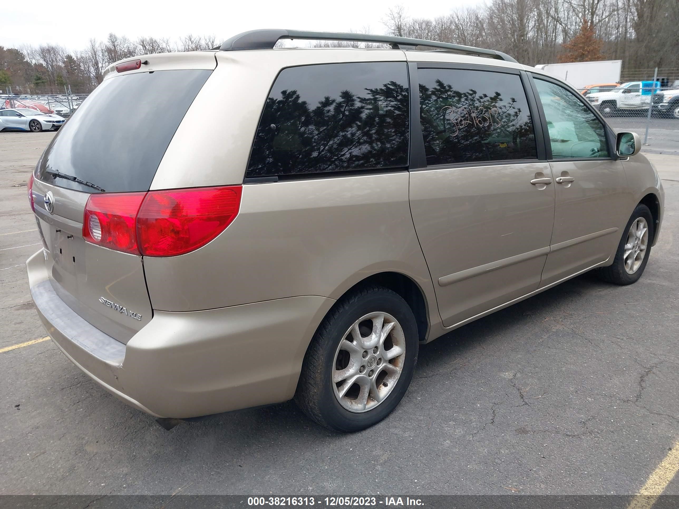 Photo 3 VIN: 5TDZA22C26S586844 - TOYOTA SIENNA 