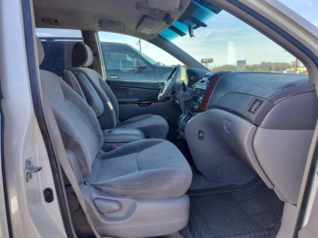 Photo 4 VIN: 5TDZA22C34S205631 - TOYOTA SIENNA XLE 