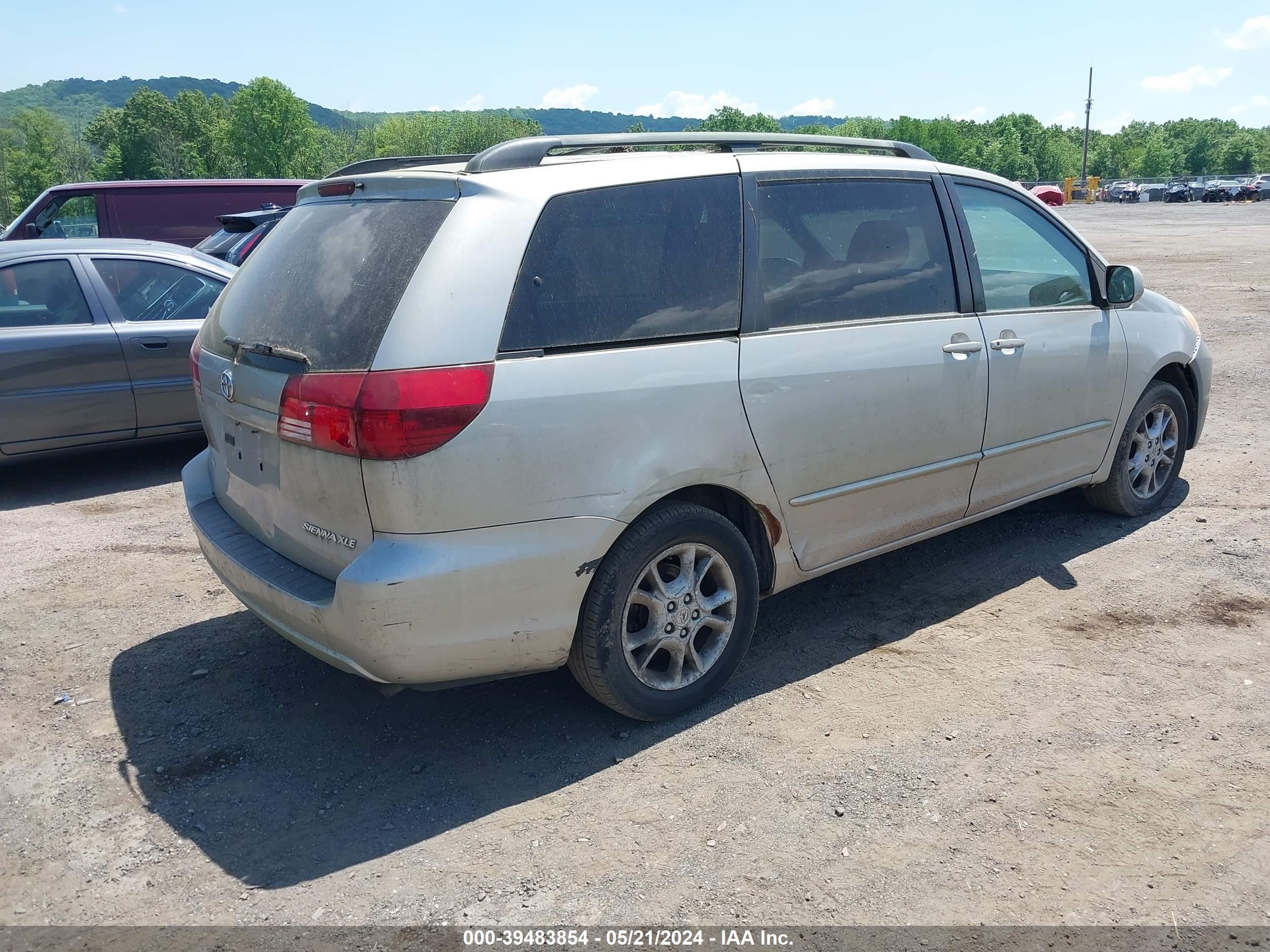 Photo 3 VIN: 5TDZA22C35S354526 - TOYOTA SIENNA 