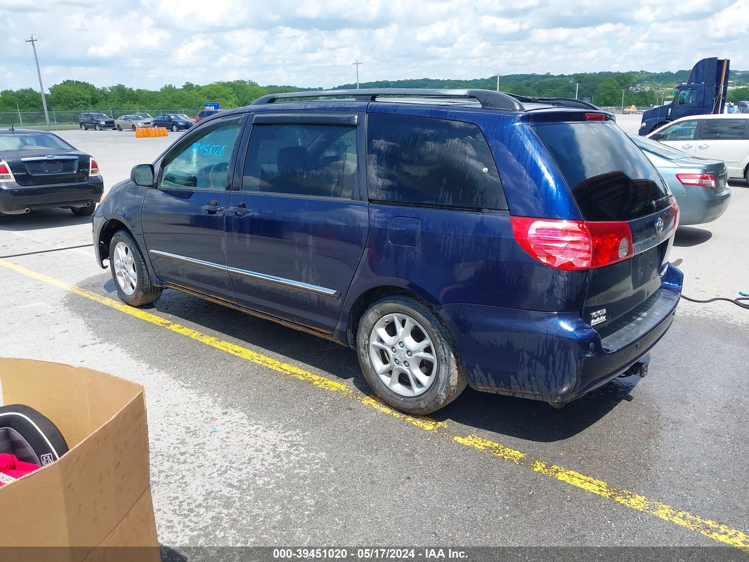 Photo 2 VIN: 5TDZA22C36S408540 - TOYOTA SIENNA 