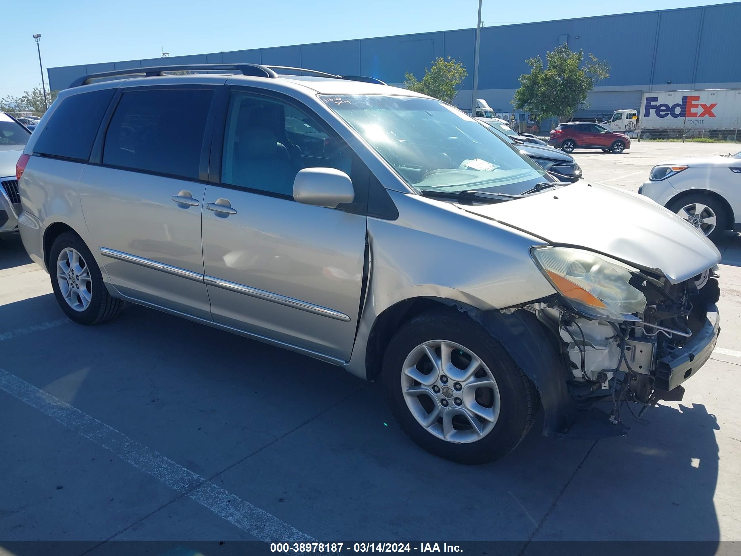 Photo 0 VIN: 5TDZA22C36S435799 - TOYOTA SIENNA 