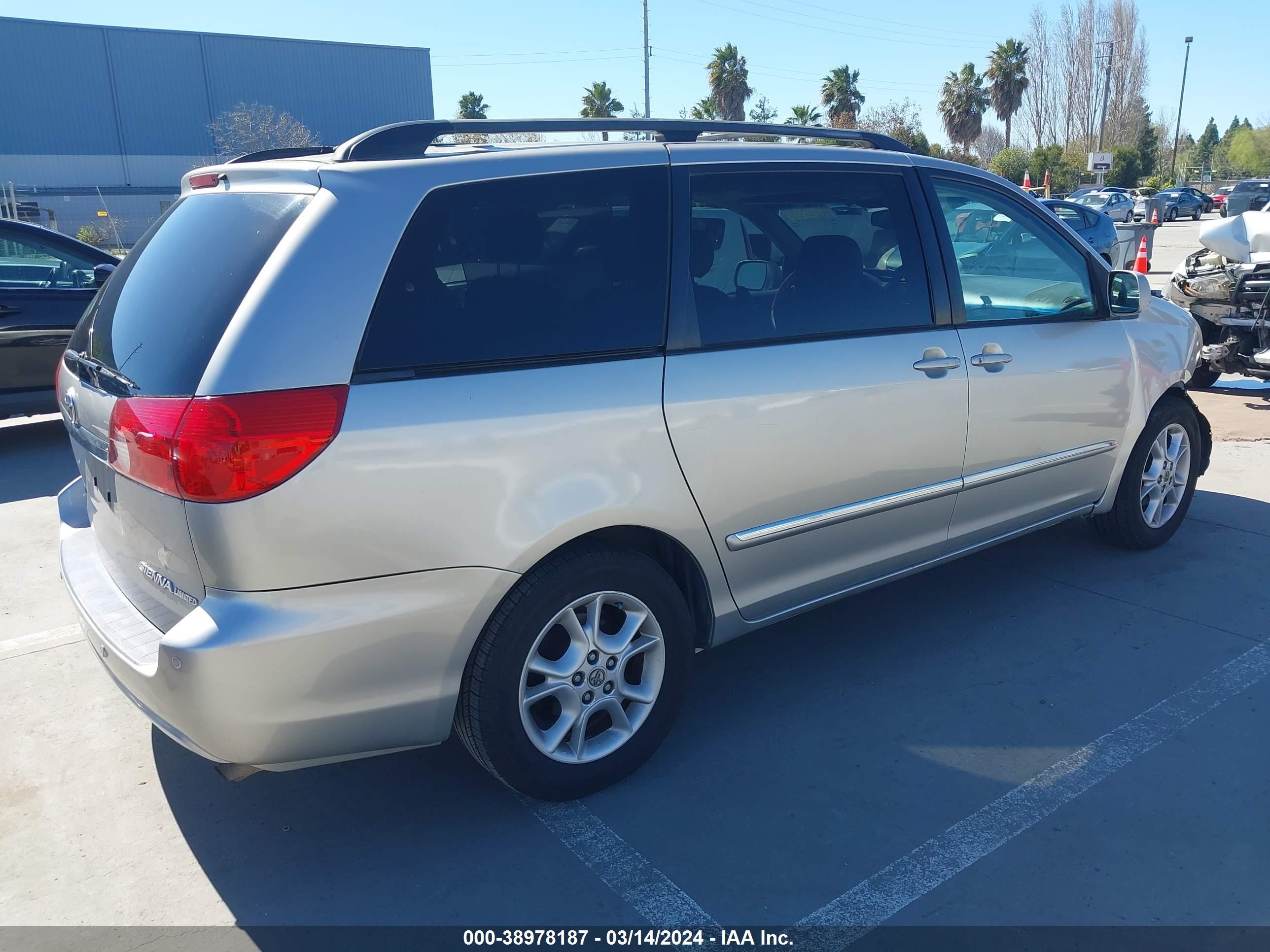 Photo 3 VIN: 5TDZA22C36S435799 - TOYOTA SIENNA 