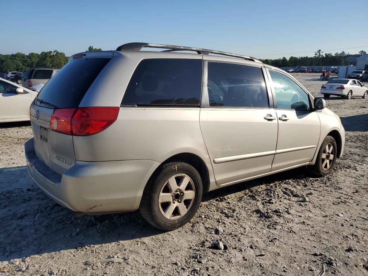 Photo 2 VIN: 5TDZA22C36S488261 - TOYOTA SIENNA 