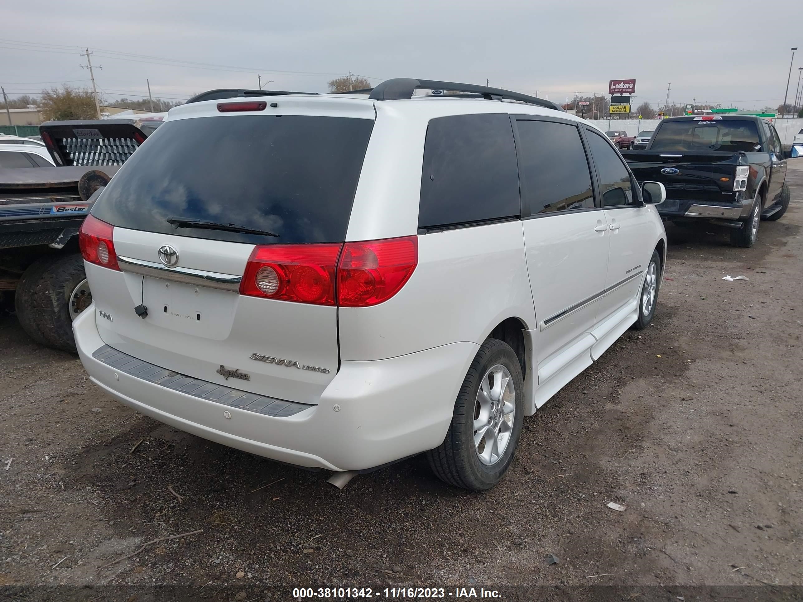 Photo 3 VIN: 5TDZA22C36S573004 - TOYOTA SIENNA 