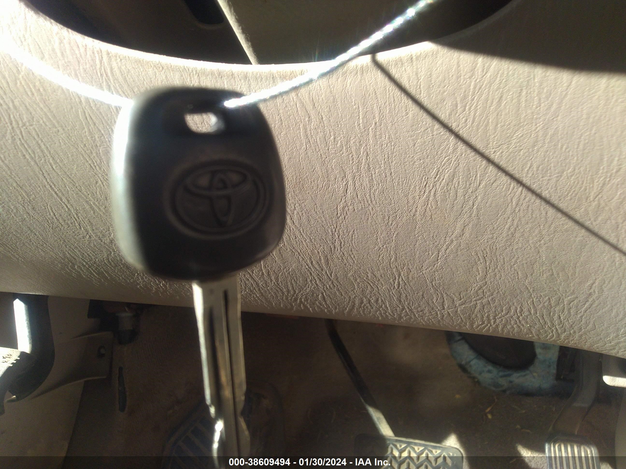 Photo 10 VIN: 5TDZA22C44S113752 - TOYOTA SIENNA 