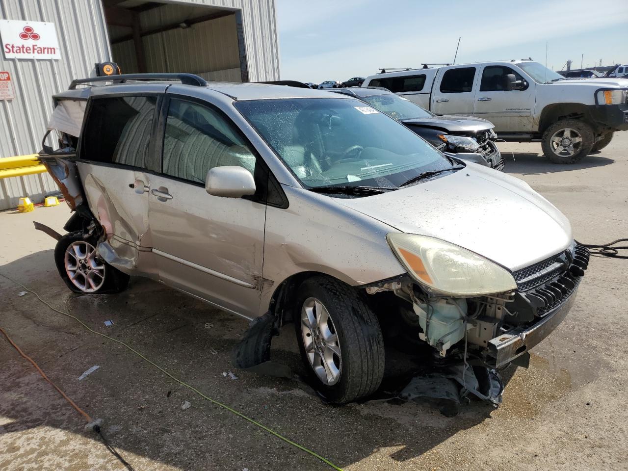 Photo 3 VIN: 5TDZA22C45S228563 - TOYOTA SIENNA 