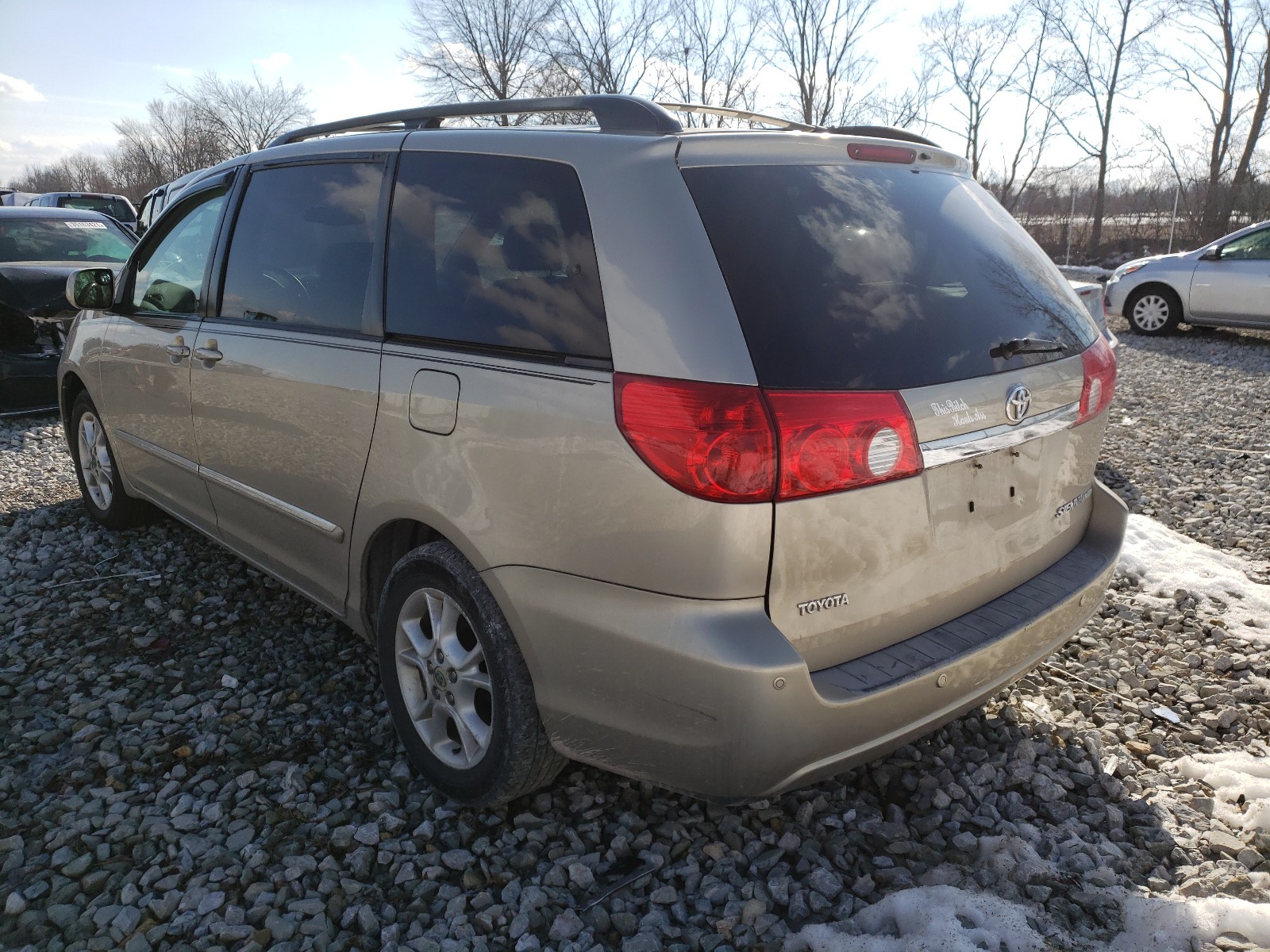 Photo 2 VIN: 5TDZA22C46S499866 - TOYOTA SIENNA XLE 