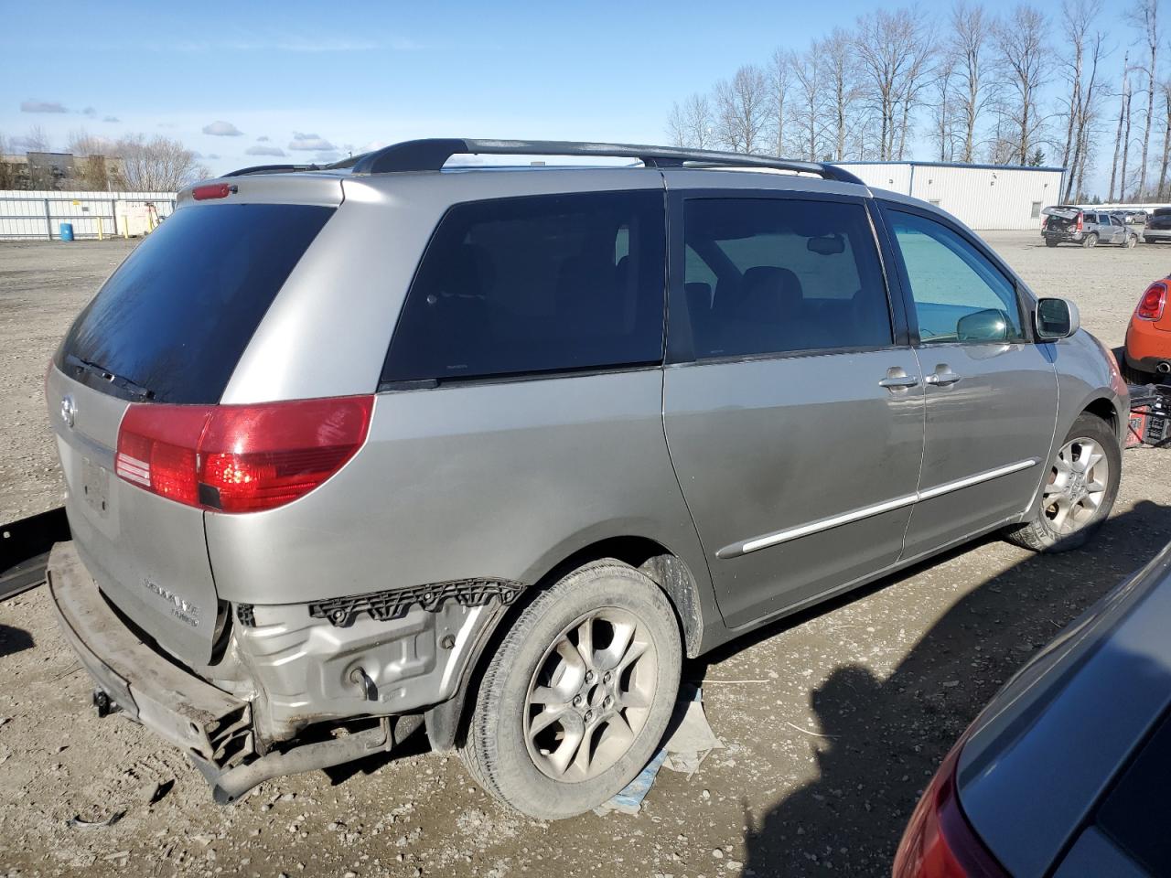 Photo 2 VIN: 5TDZA22C55S313914 - TOYOTA SIENNA 