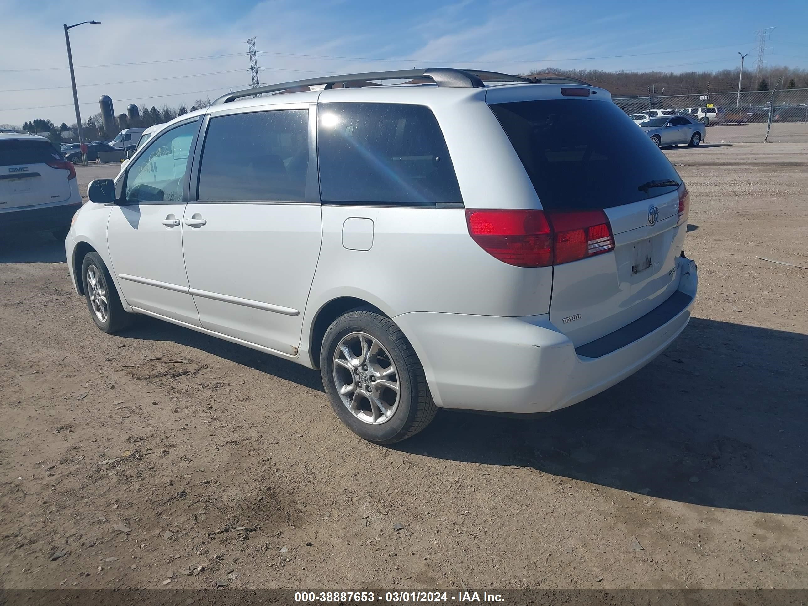 Photo 2 VIN: 5TDZA22C55S319566 - TOYOTA SIENNA 