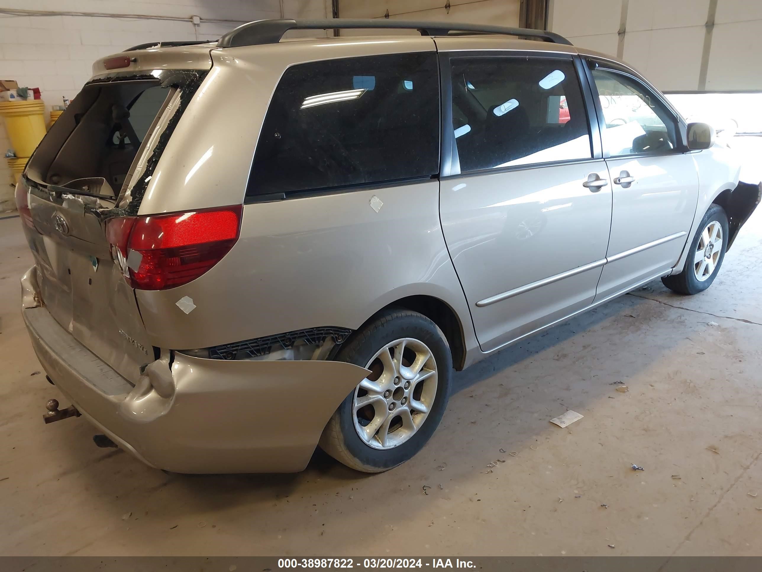 Photo 3 VIN: 5TDZA22C55S373112 - TOYOTA SIENNA 