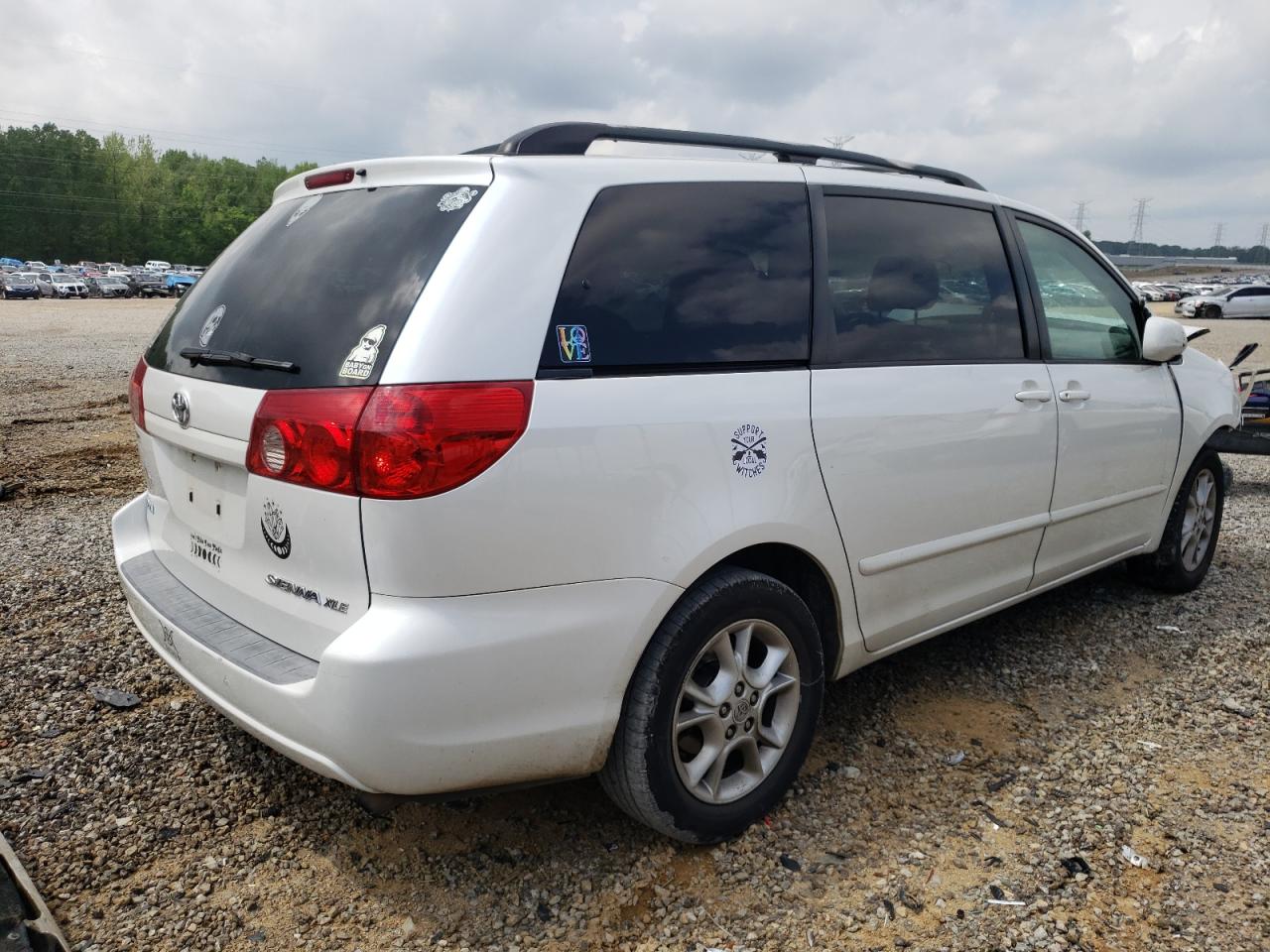 Photo 2 VIN: 5TDZA22C56S538805 - TOYOTA SIENNA 