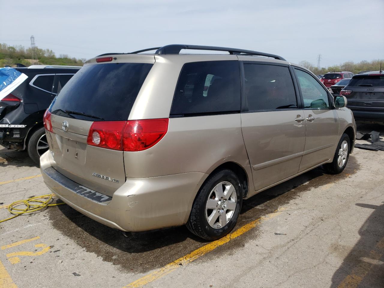 Photo 2 VIN: 5TDZA22C56S579984 - TOYOTA SIENNA 