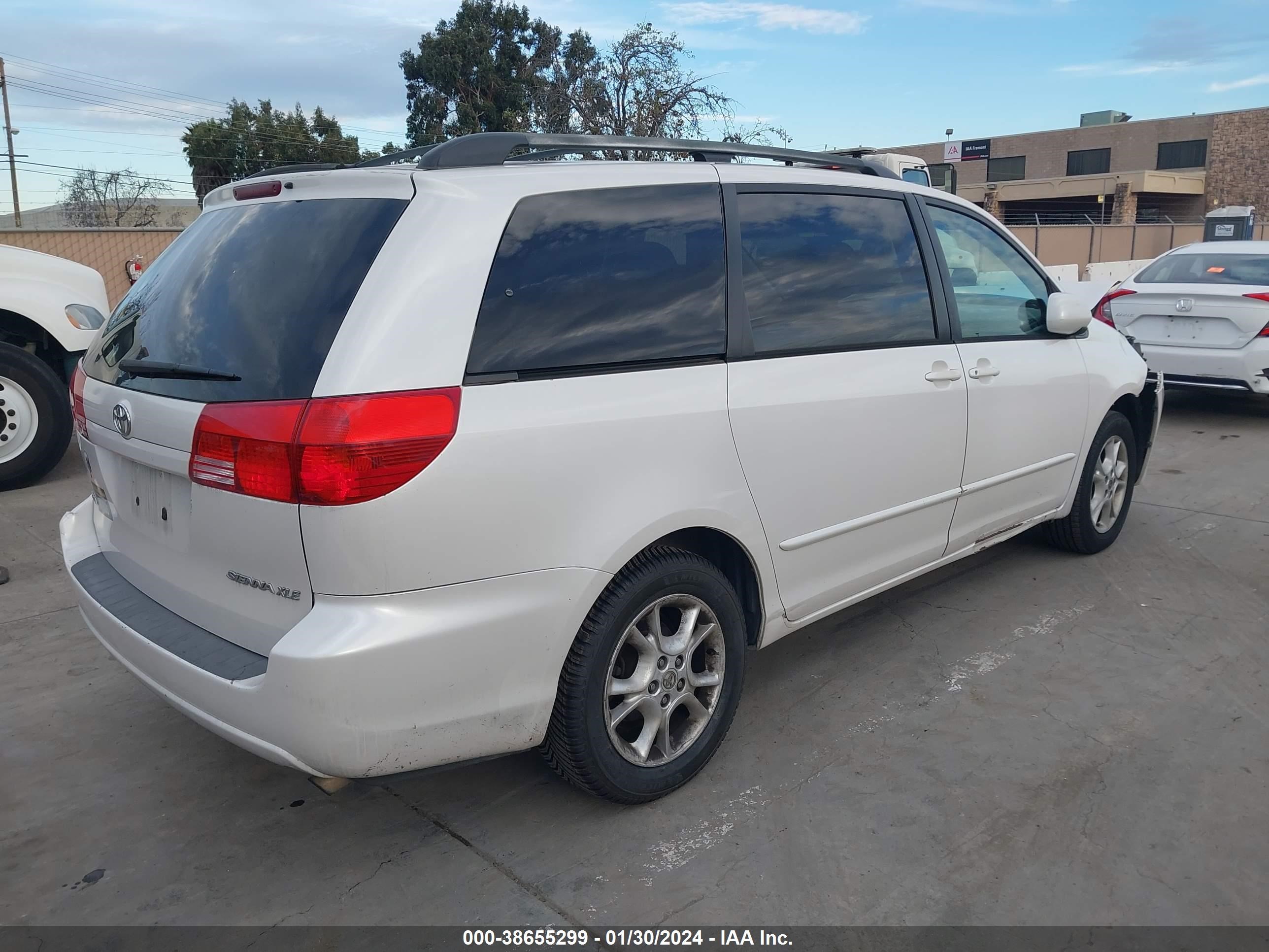 Photo 3 VIN: 5TDZA22C64S004953 - TOYOTA SIENNA 