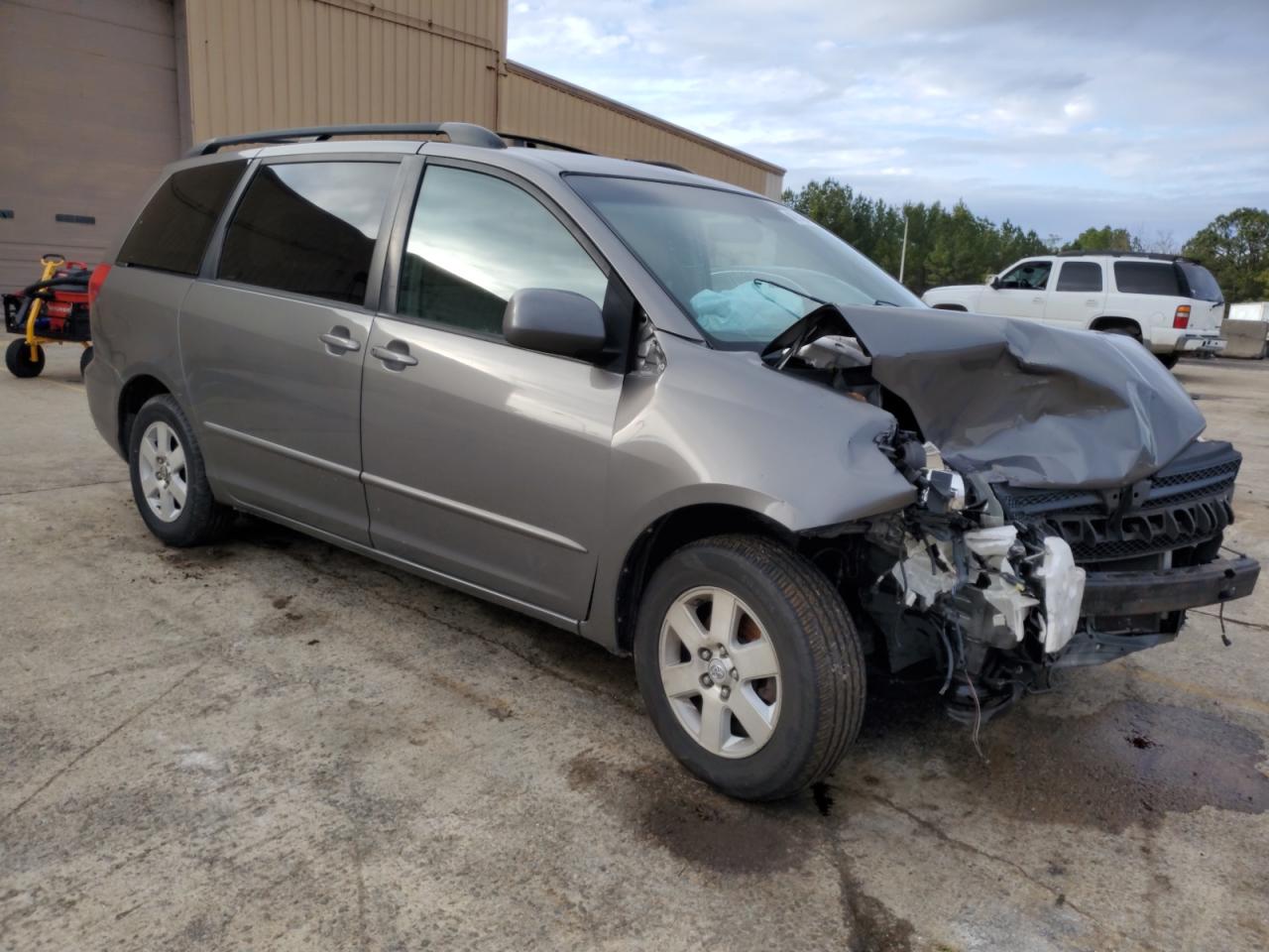 Photo 3 VIN: 5TDZA22C64S056728 - TOYOTA SIENNA 