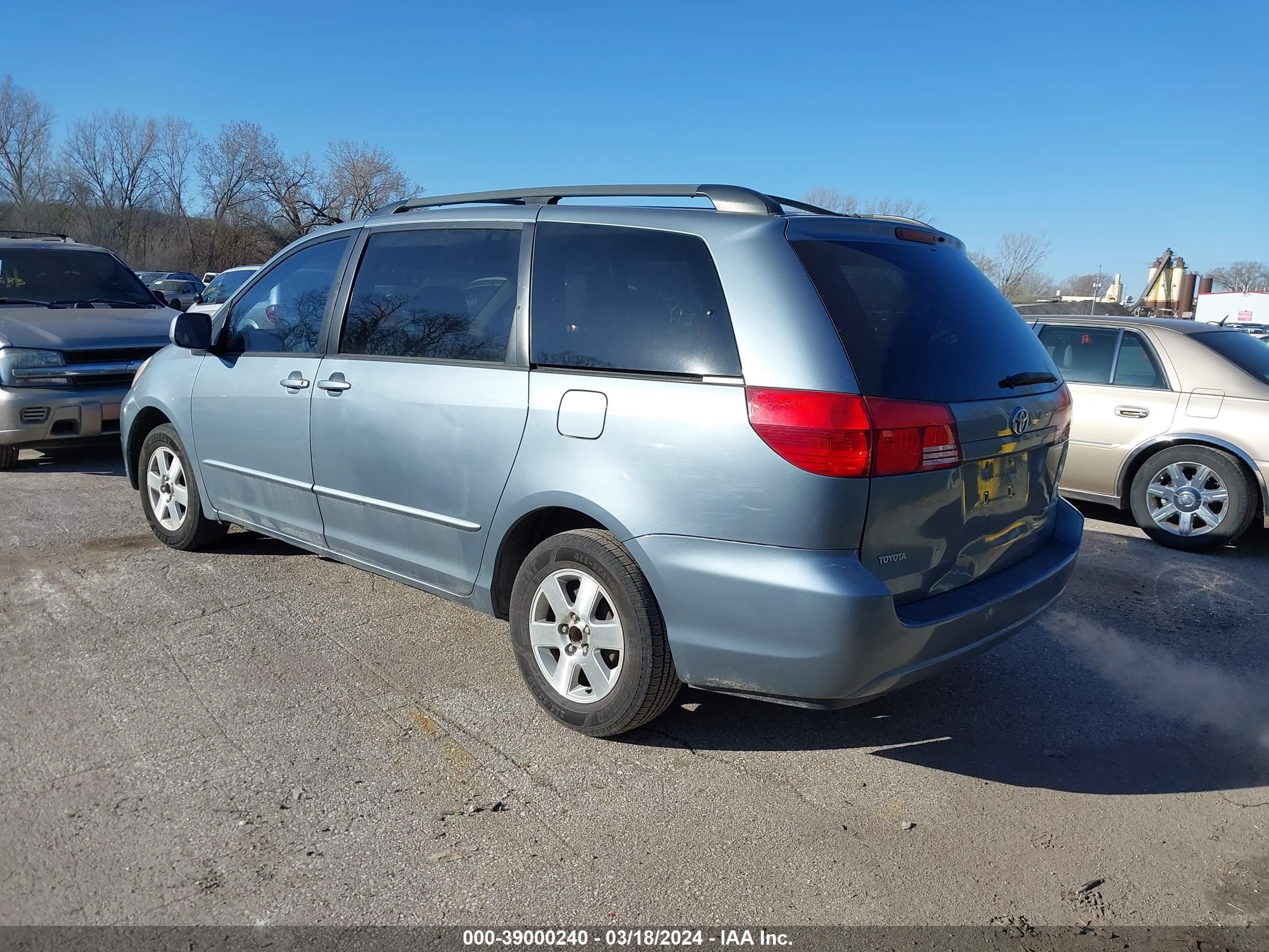 Photo 2 VIN: 5TDZA22C64S120217 - TOYOTA SIENNA 