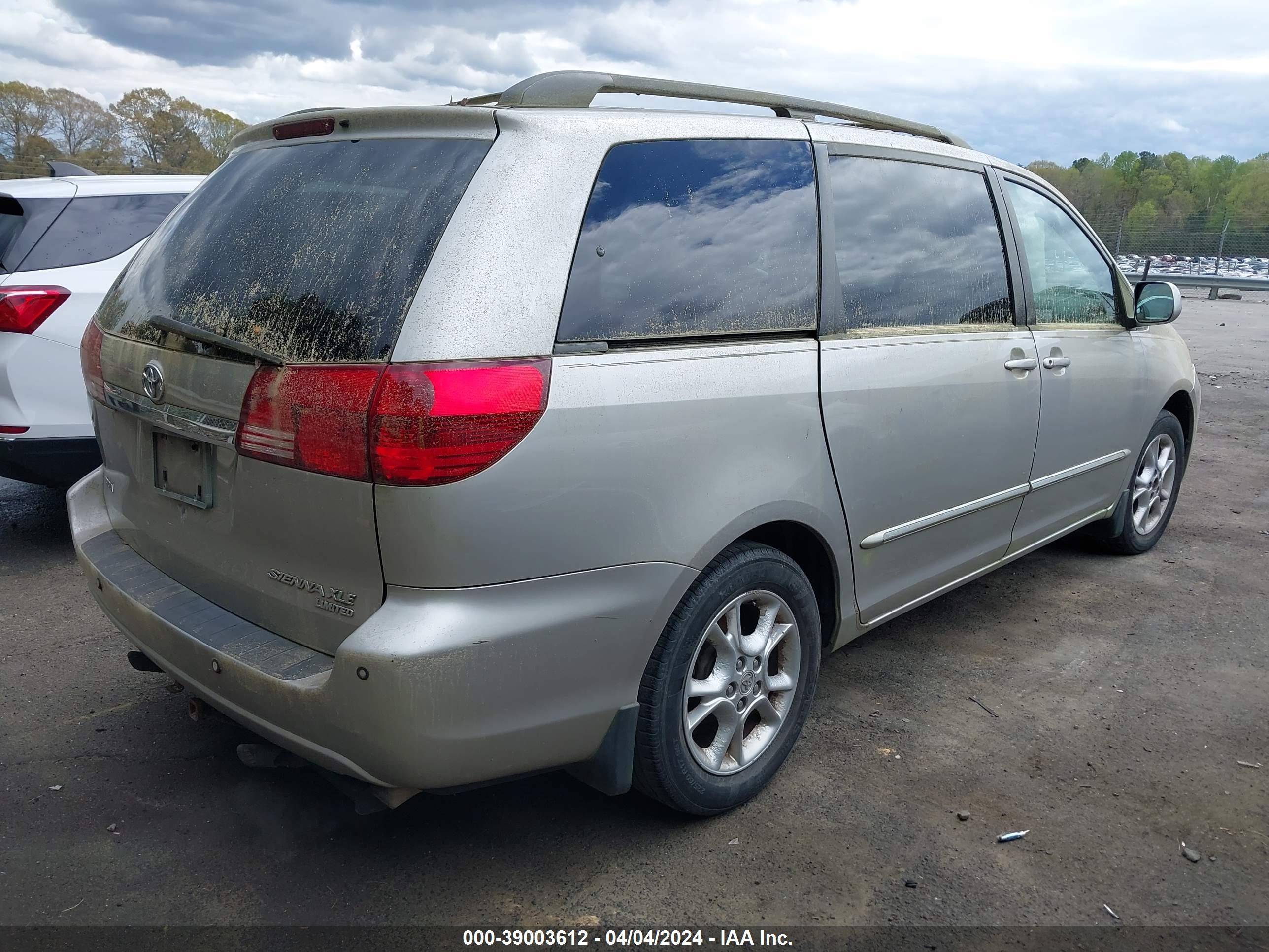 Photo 3 VIN: 5TDZA22C64S127149 - TOYOTA SIENNA 