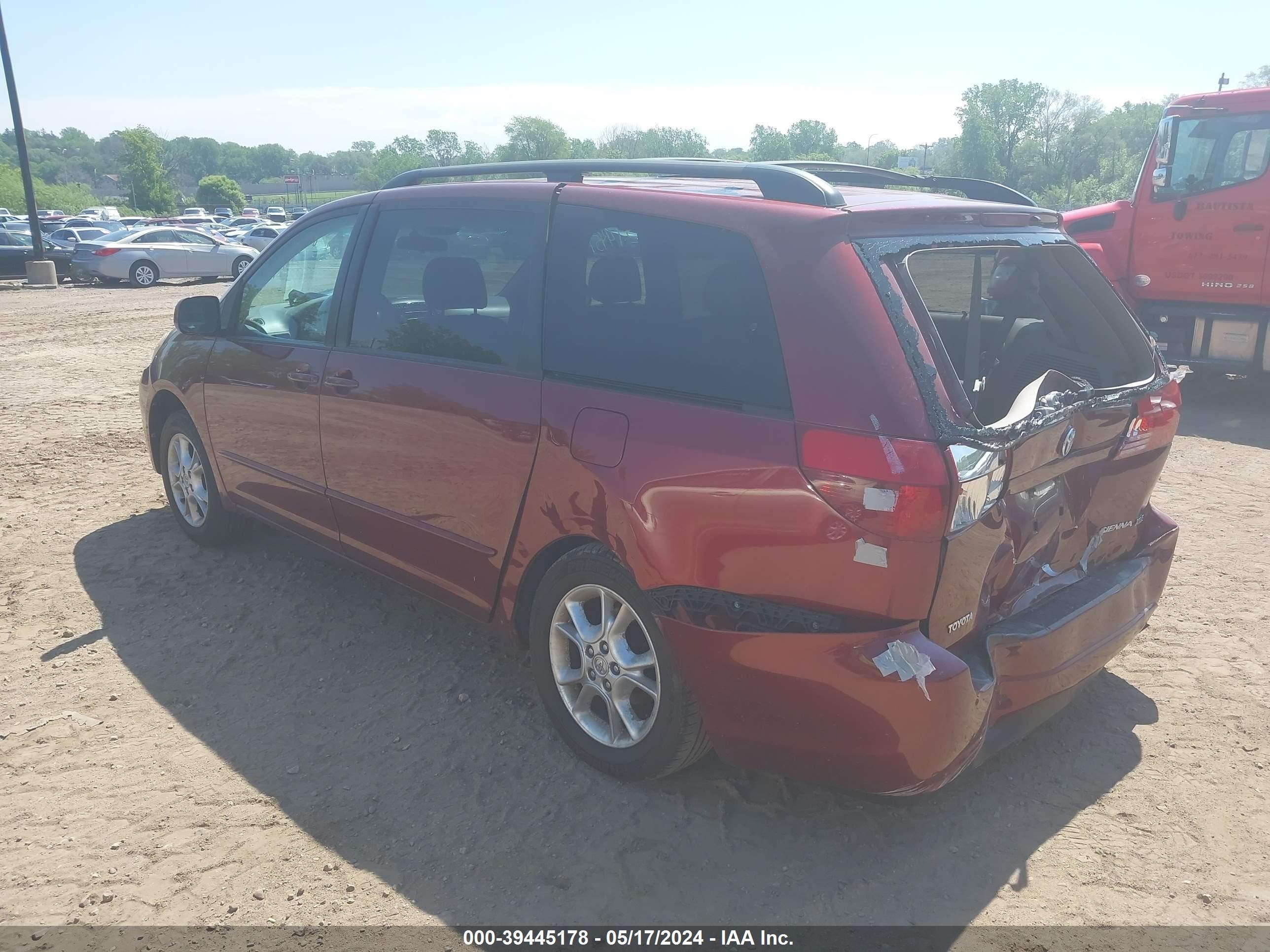 Photo 2 VIN: 5TDZA22C65S285525 - TOYOTA SIENNA 