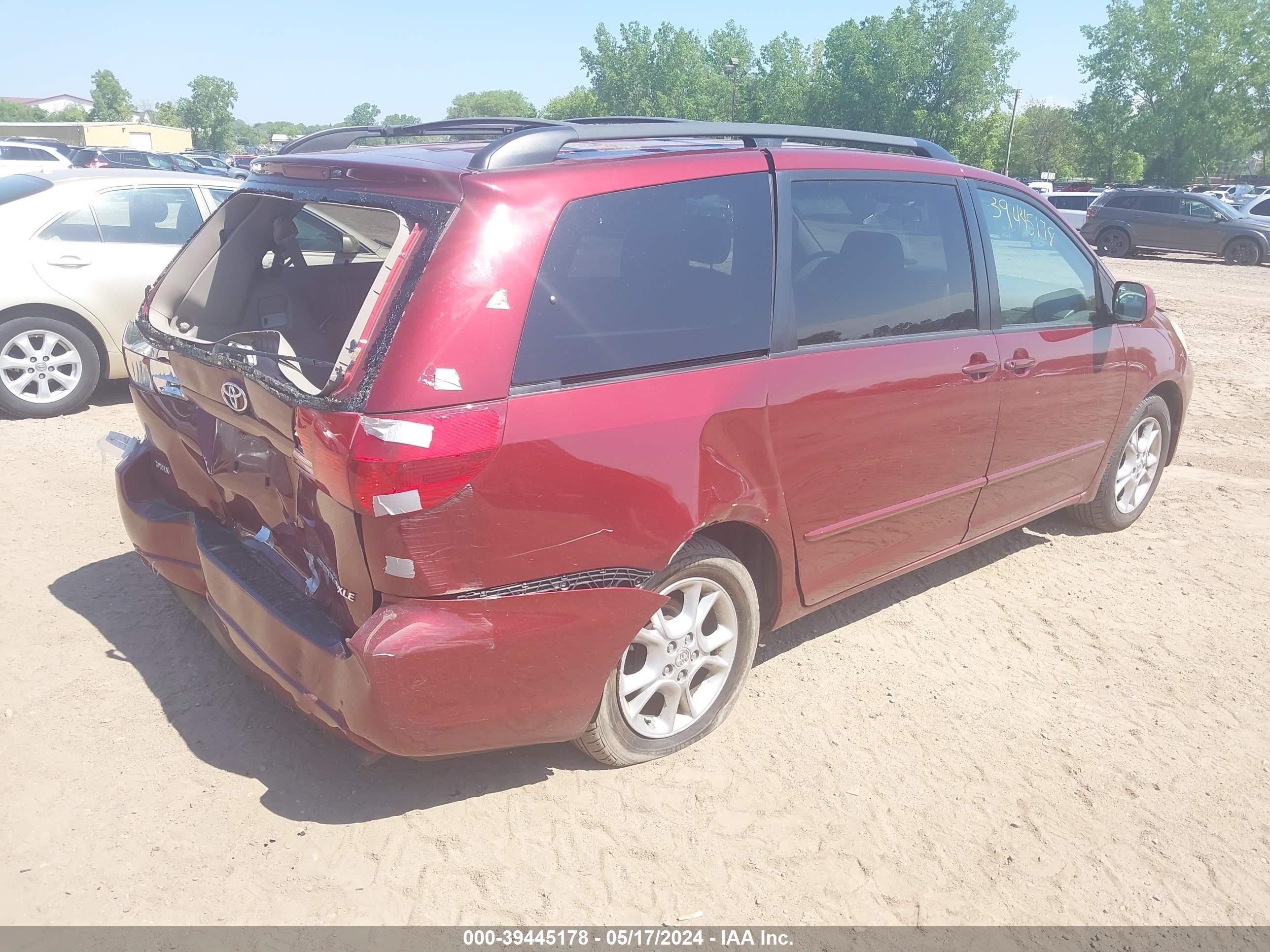 Photo 3 VIN: 5TDZA22C65S285525 - TOYOTA SIENNA 