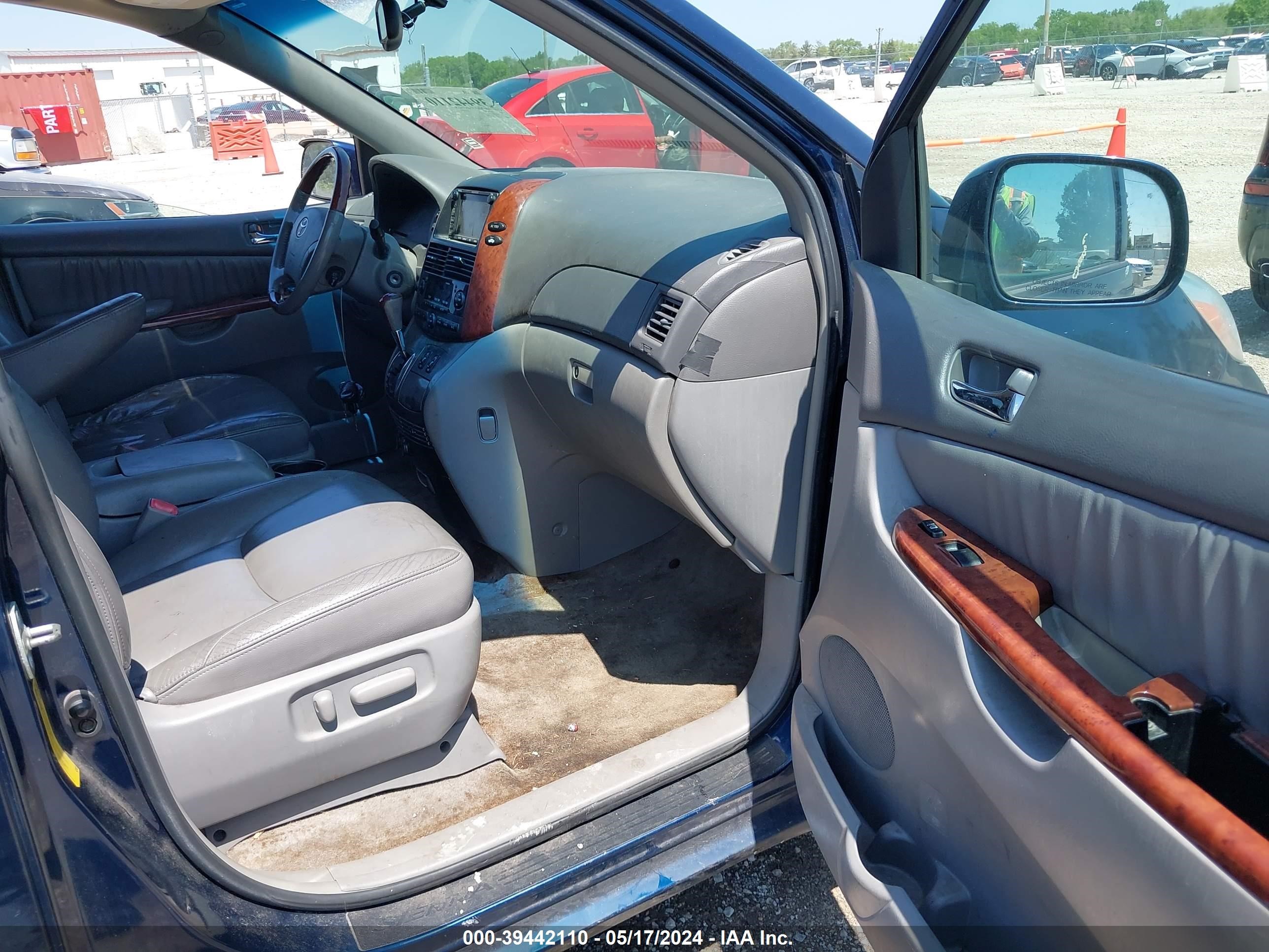 Photo 4 VIN: 5TDZA22C65S329569 - TOYOTA SIENNA 