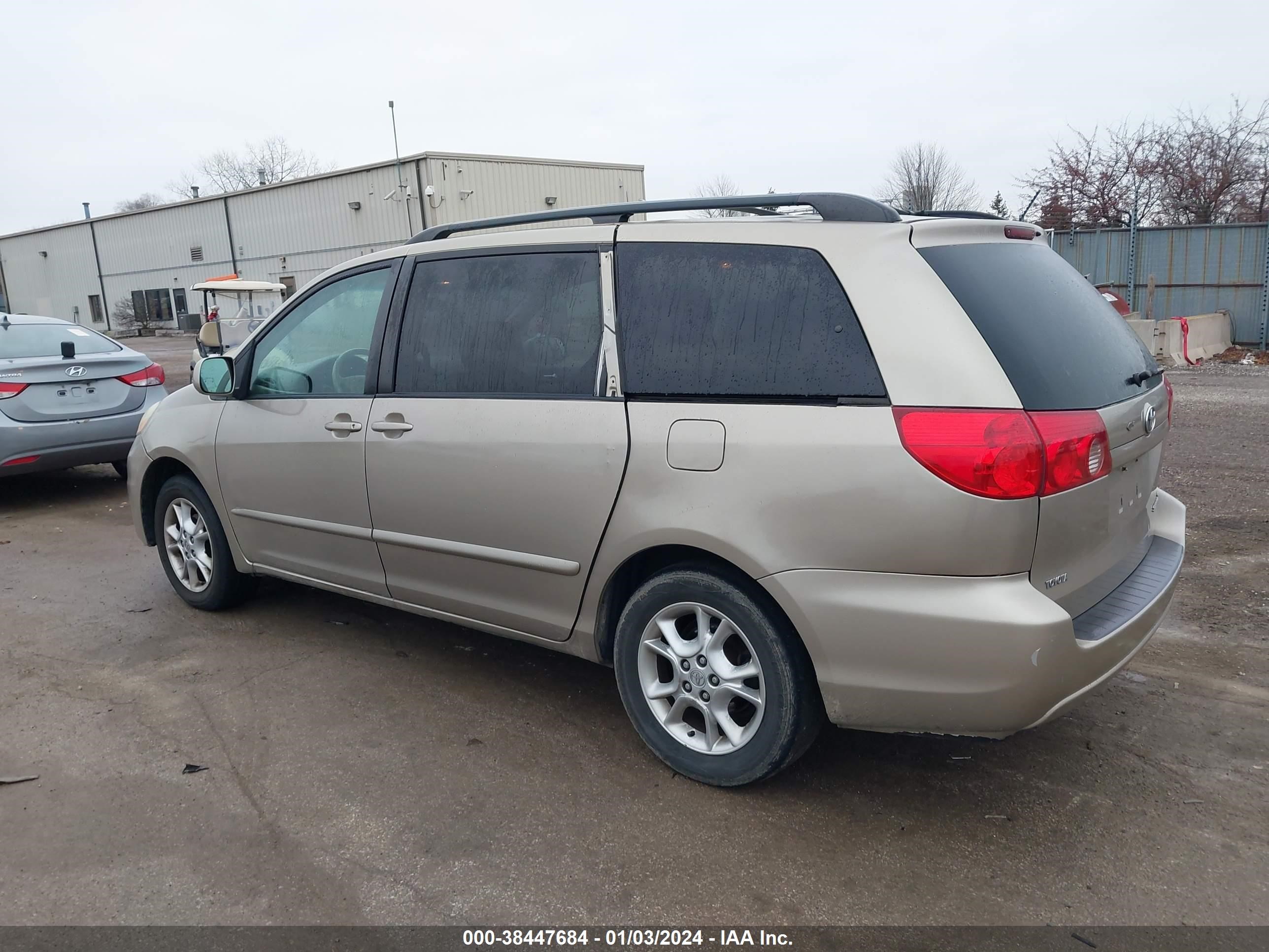 Photo 2 VIN: 5TDZA22C66S398456 - TOYOTA SIENNA 