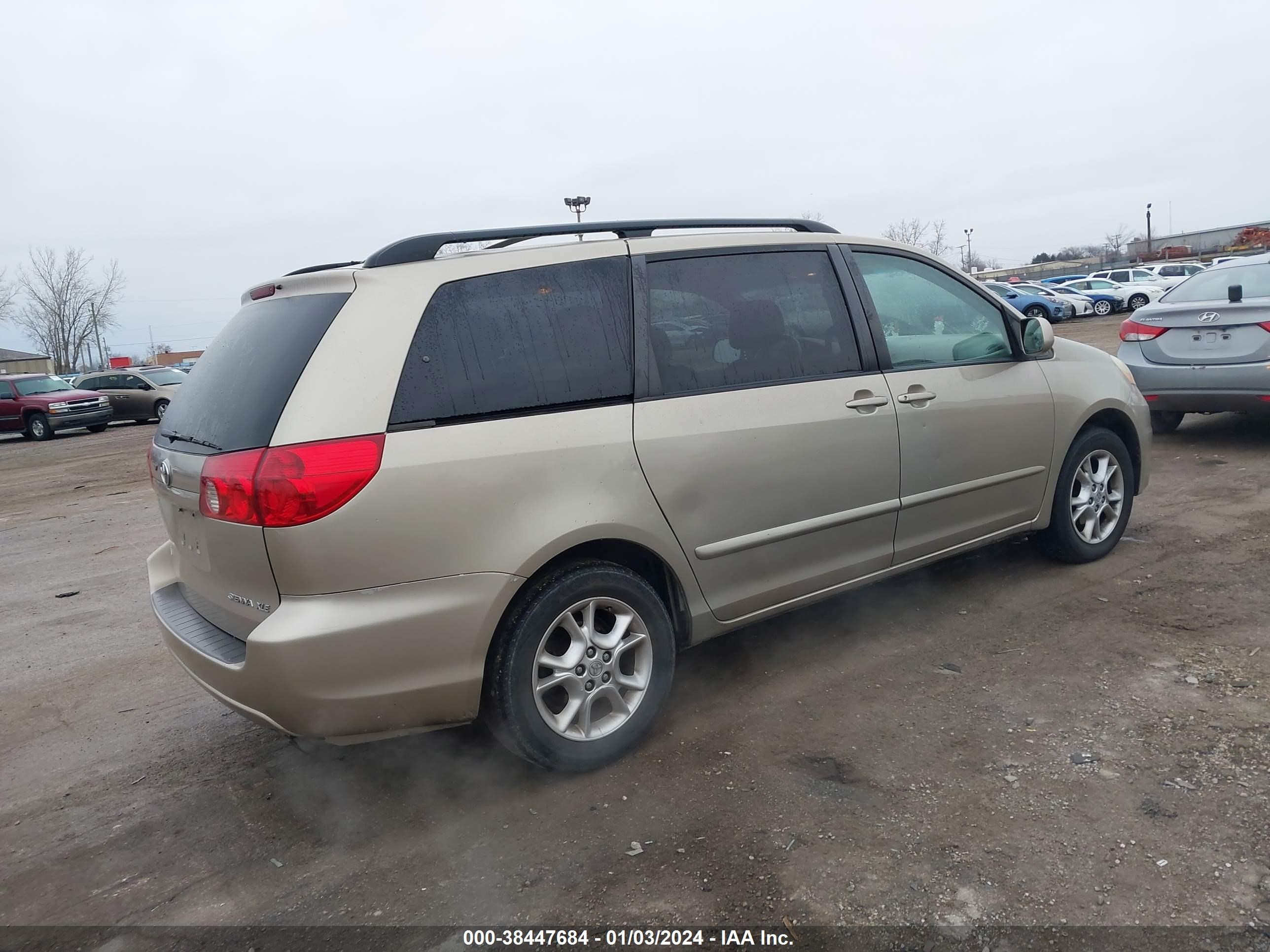 Photo 3 VIN: 5TDZA22C66S398456 - TOYOTA SIENNA 