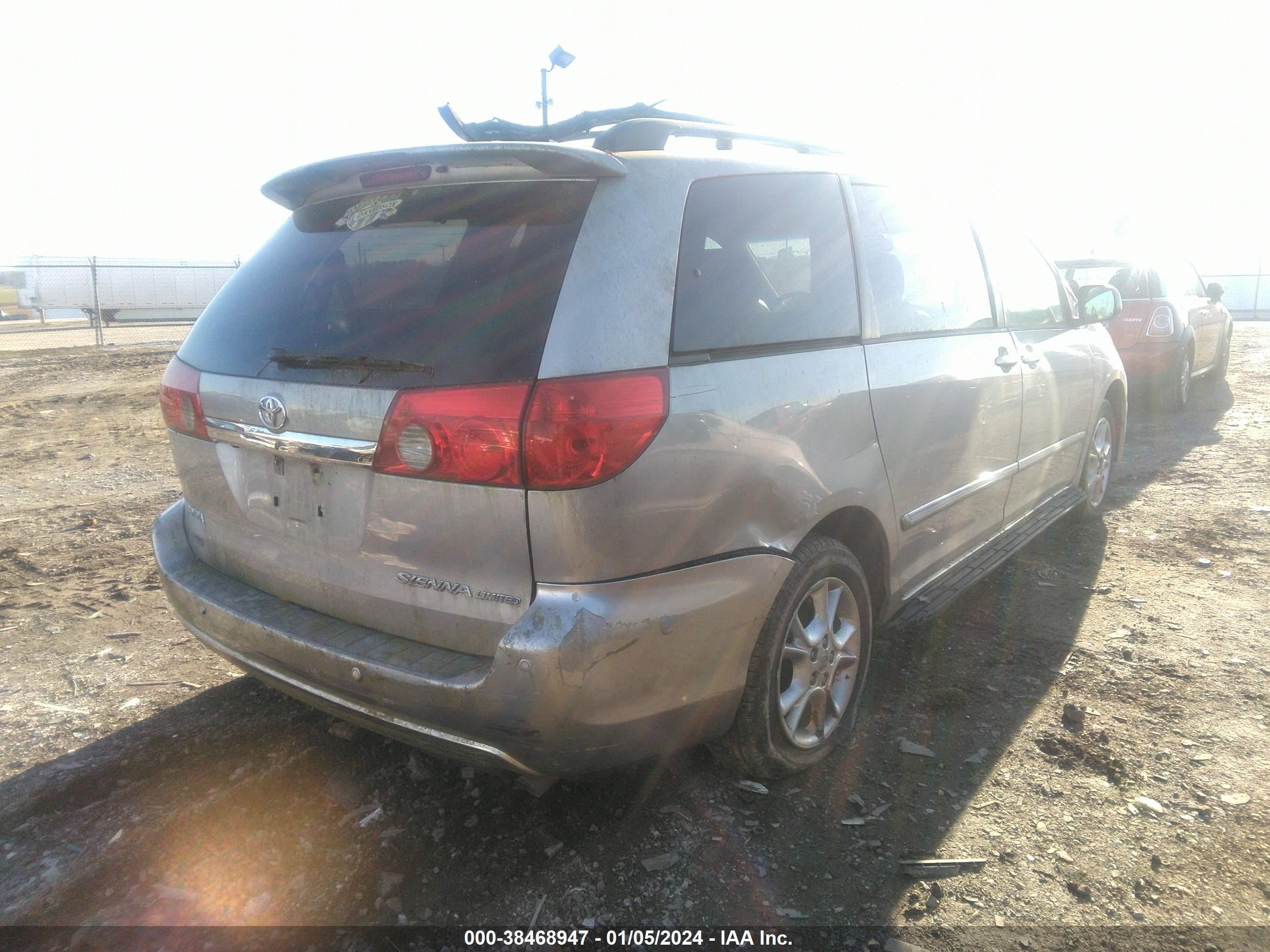 Photo 3 VIN: 5TDZA22C66S428068 - TOYOTA SIENNA 