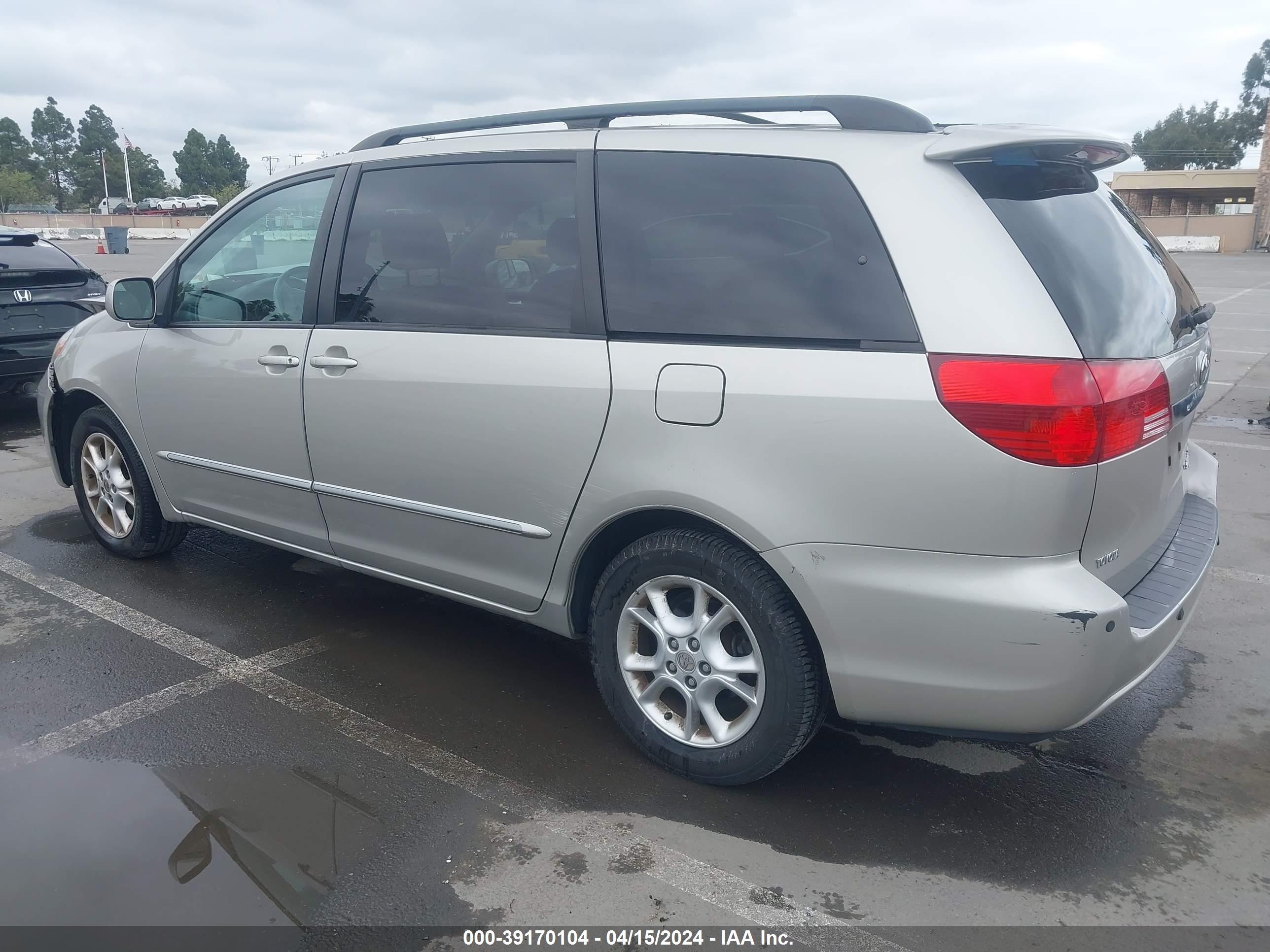 Photo 2 VIN: 5TDZA22C74S194133 - TOYOTA SIENNA 