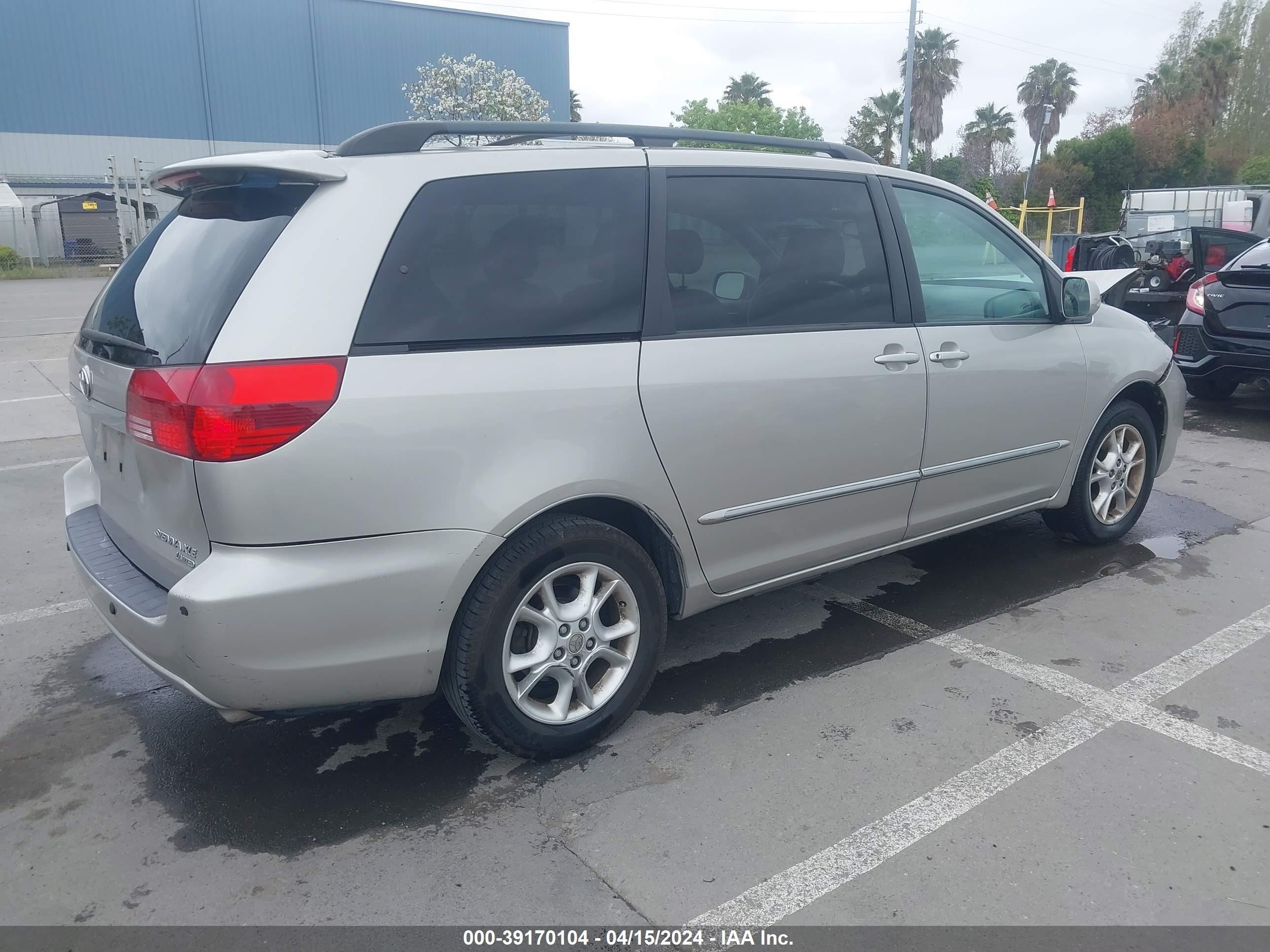 Photo 3 VIN: 5TDZA22C74S194133 - TOYOTA SIENNA 