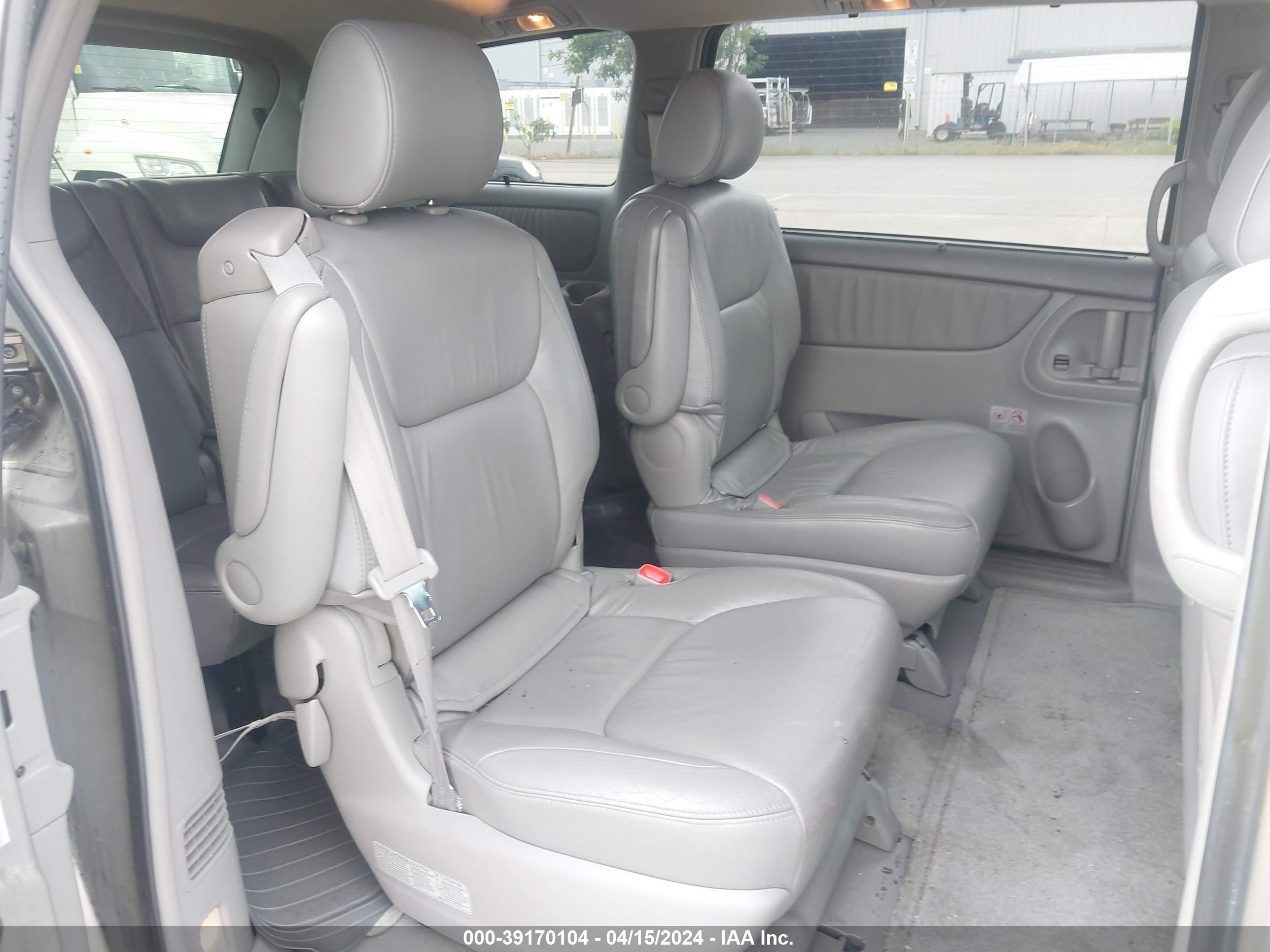 Photo 7 VIN: 5TDZA22C74S194133 - TOYOTA SIENNA 