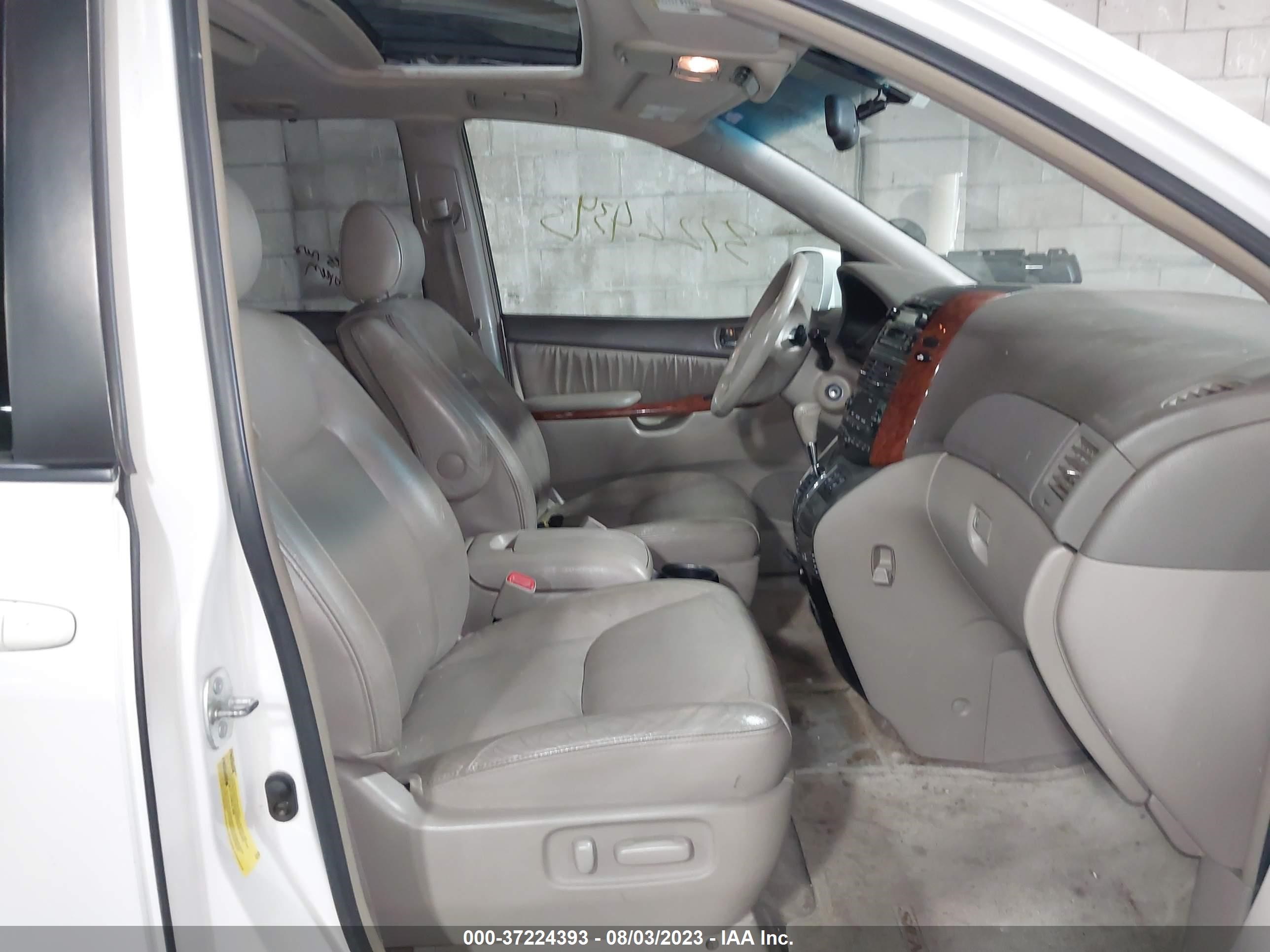 Photo 4 VIN: 5TDZA22C75S240691 - TOYOTA SIENNA 