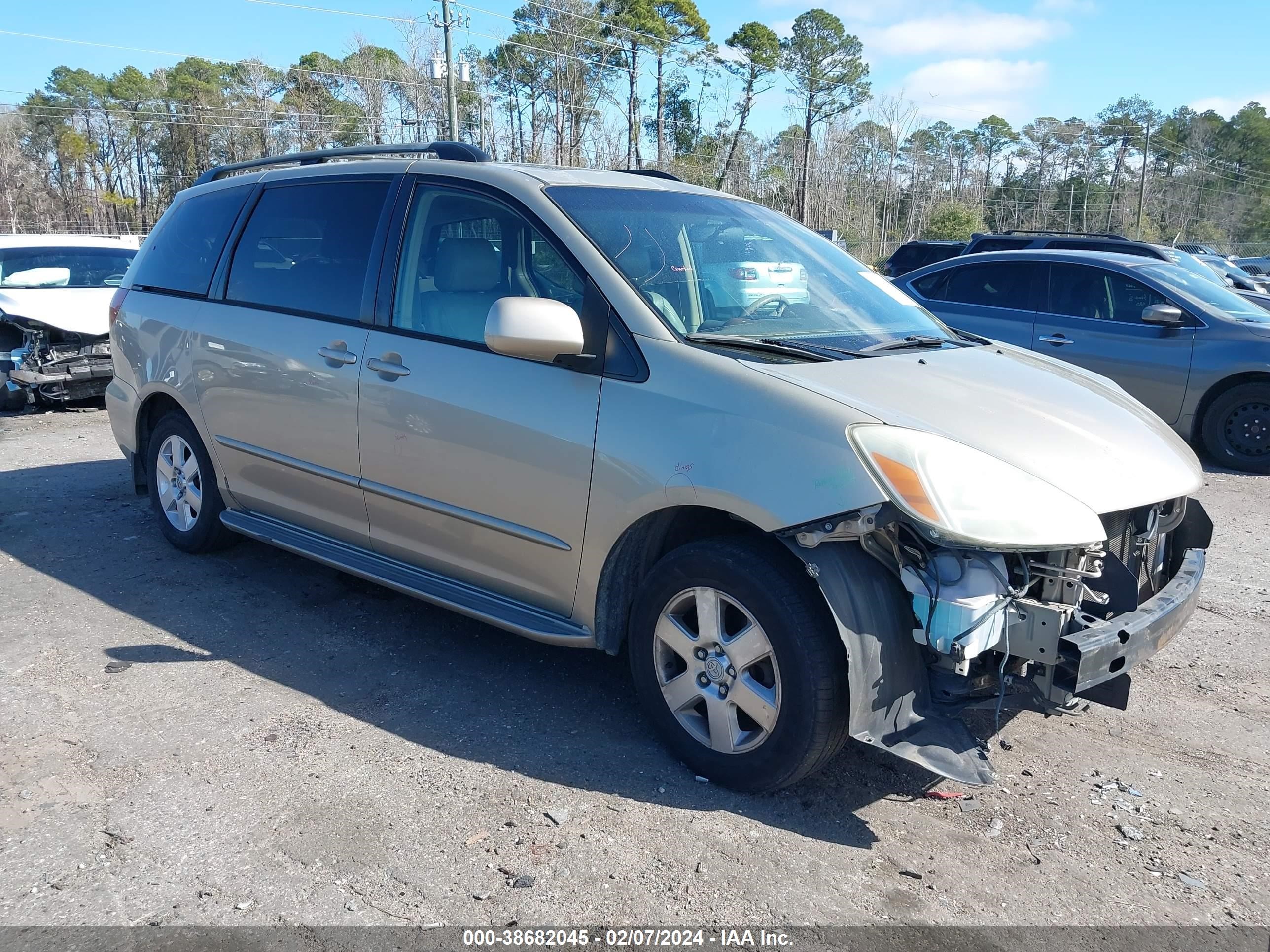 Photo 0 VIN: 5TDZA22C84S133857 - TOYOTA SIENNA 