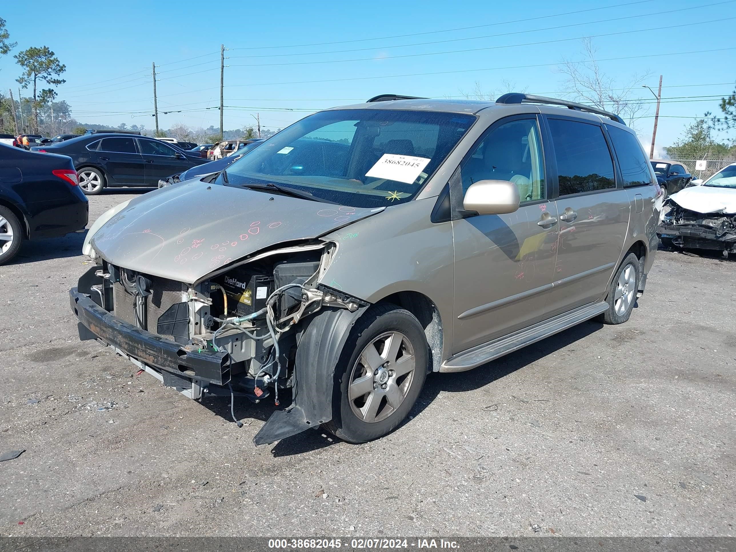 Photo 1 VIN: 5TDZA22C84S133857 - TOYOTA SIENNA 